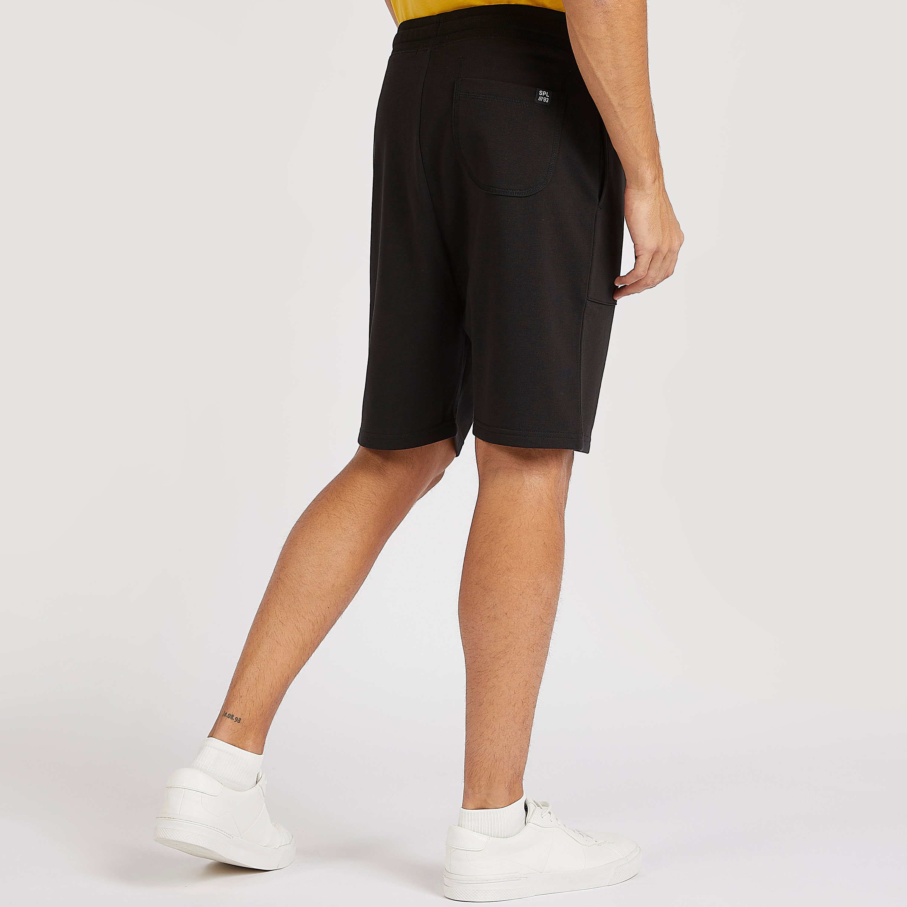 شورت سادة بخصر مطاطي وجيوب-men-clothing-bottoms-shorts-image-4