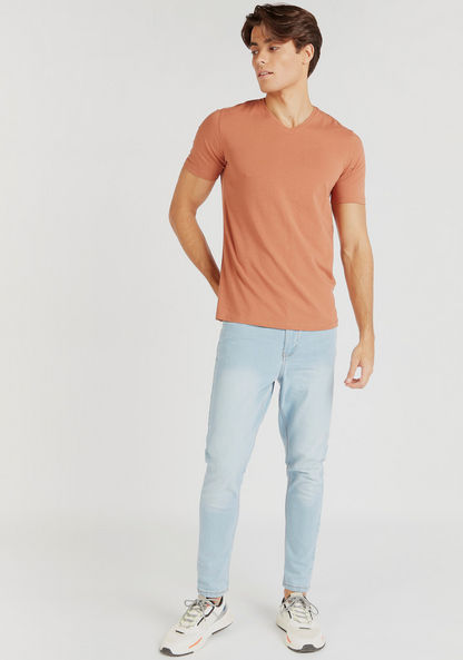 Solid V-neck Slim Fit T-shirt with Short Sleeves