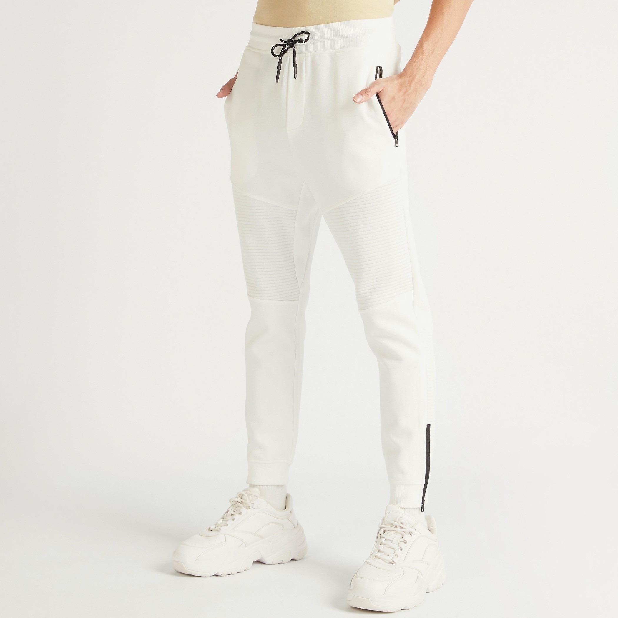 بنطلون رياضي بألواح-men-clothing-bottoms-joggers-image-1