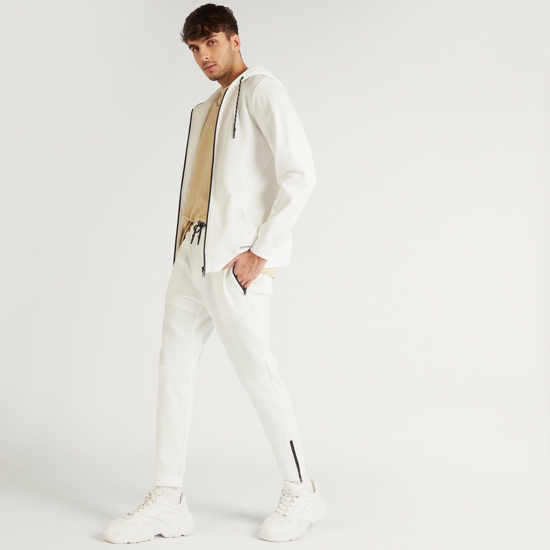 بنطلون رياضي بألواح-men-clothing-bottoms-joggers-image-2