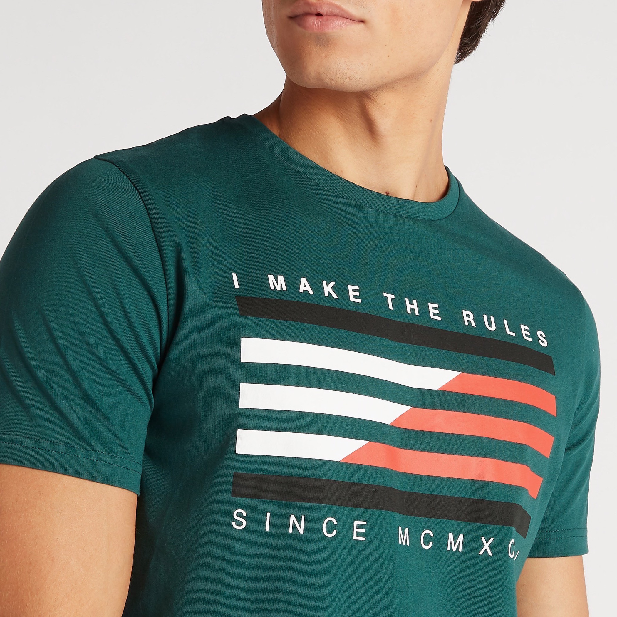 تيشيرت بياقة ضيّقة وأكمام قصيرة وطبعات-men-clothing-tshirtsandpolos-tshirts-image-3