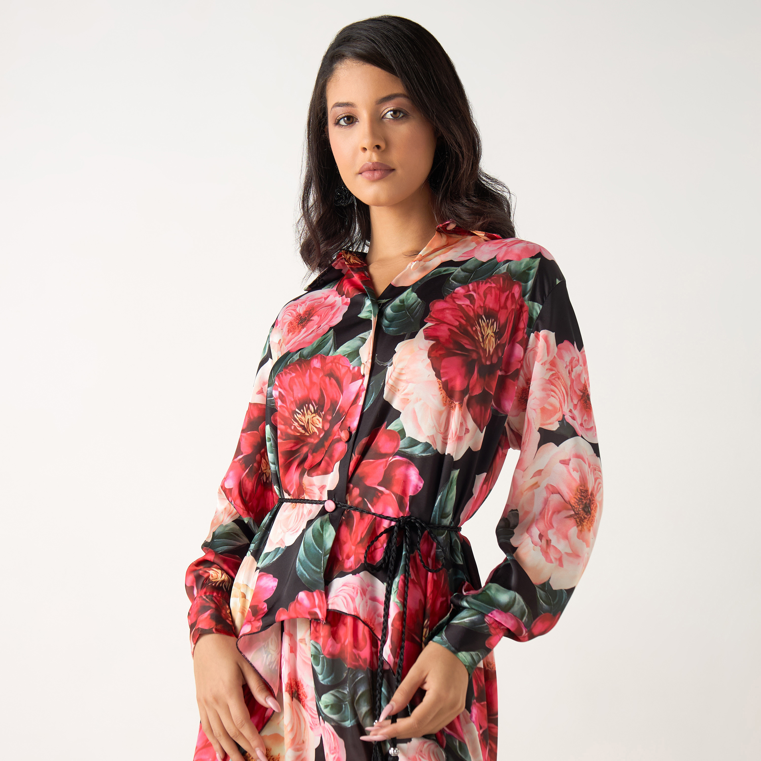 طقم بنطلون وبلوزة بطبعات زهرية وأربطة وطول غير مستوي من جولدن أبل-women-clothing-coordsets-image-3