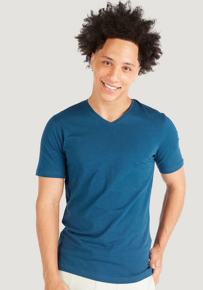 Solid V-neck T-shirt with Short Sleeves