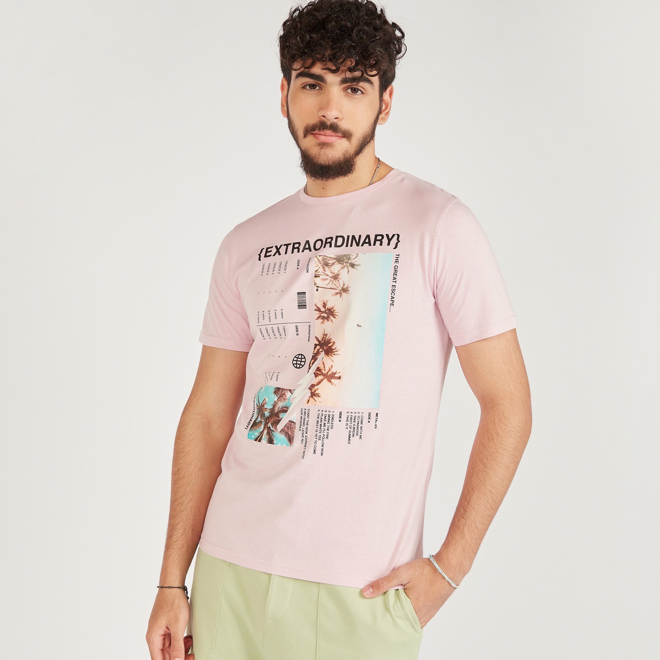 تيشيرت بياقة ضيّقة وأكمام قصيرة وطبعات-men-clothing-tshirtsandpolos-tshirts-image-1