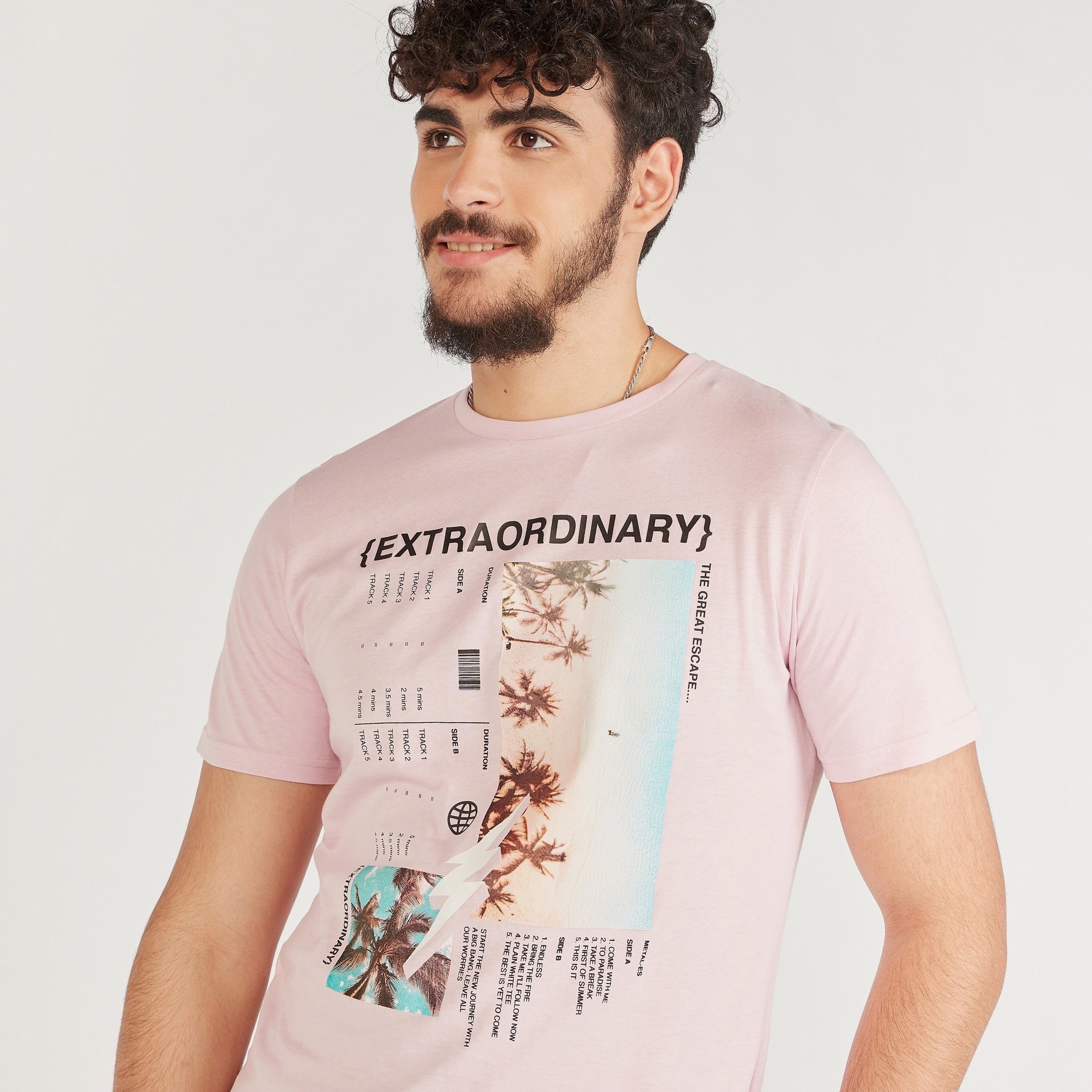 تيشيرت بياقة ضيّقة وأكمام قصيرة وطبعات-men-clothing-tshirtsandpolos-tshirts-image-3