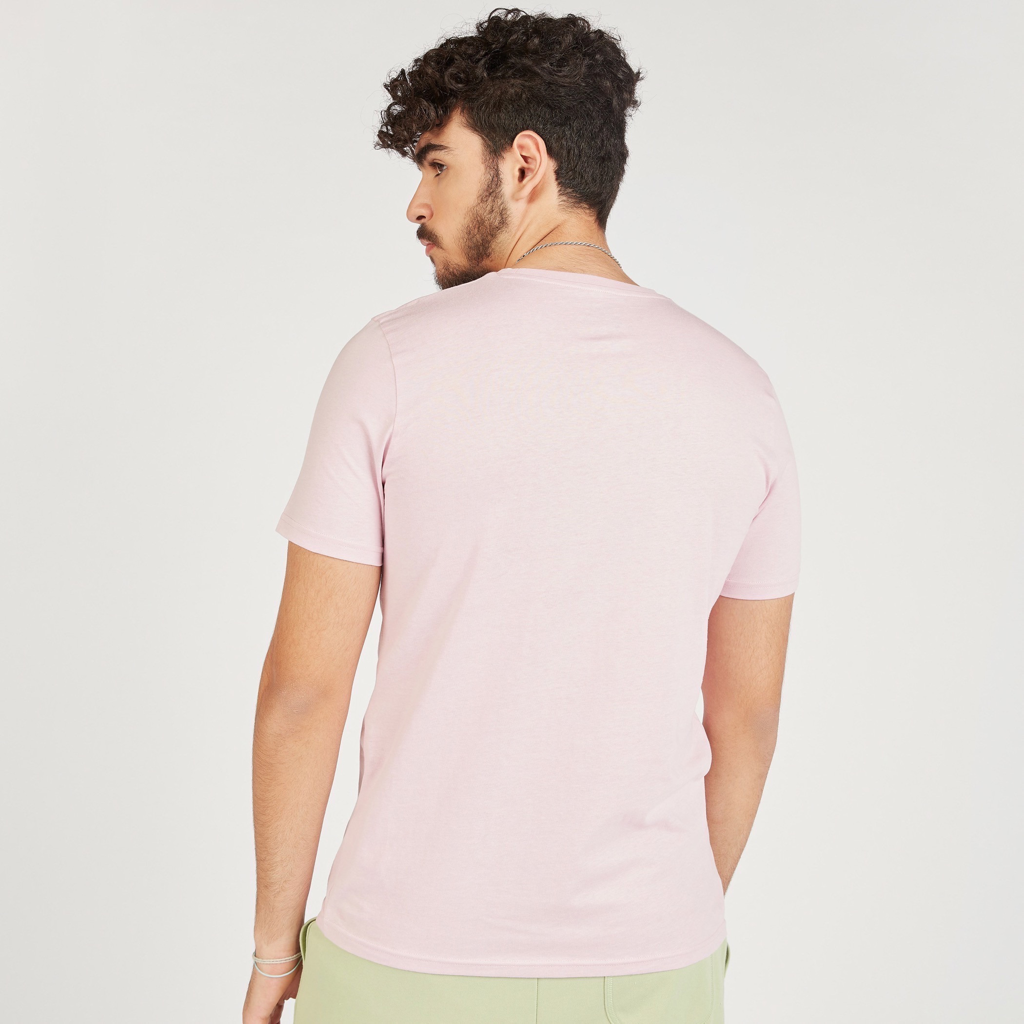تيشيرت بياقة ضيّقة وأكمام قصيرة وطبعات-men-clothing-tshirtsandpolos-tshirts-image-4