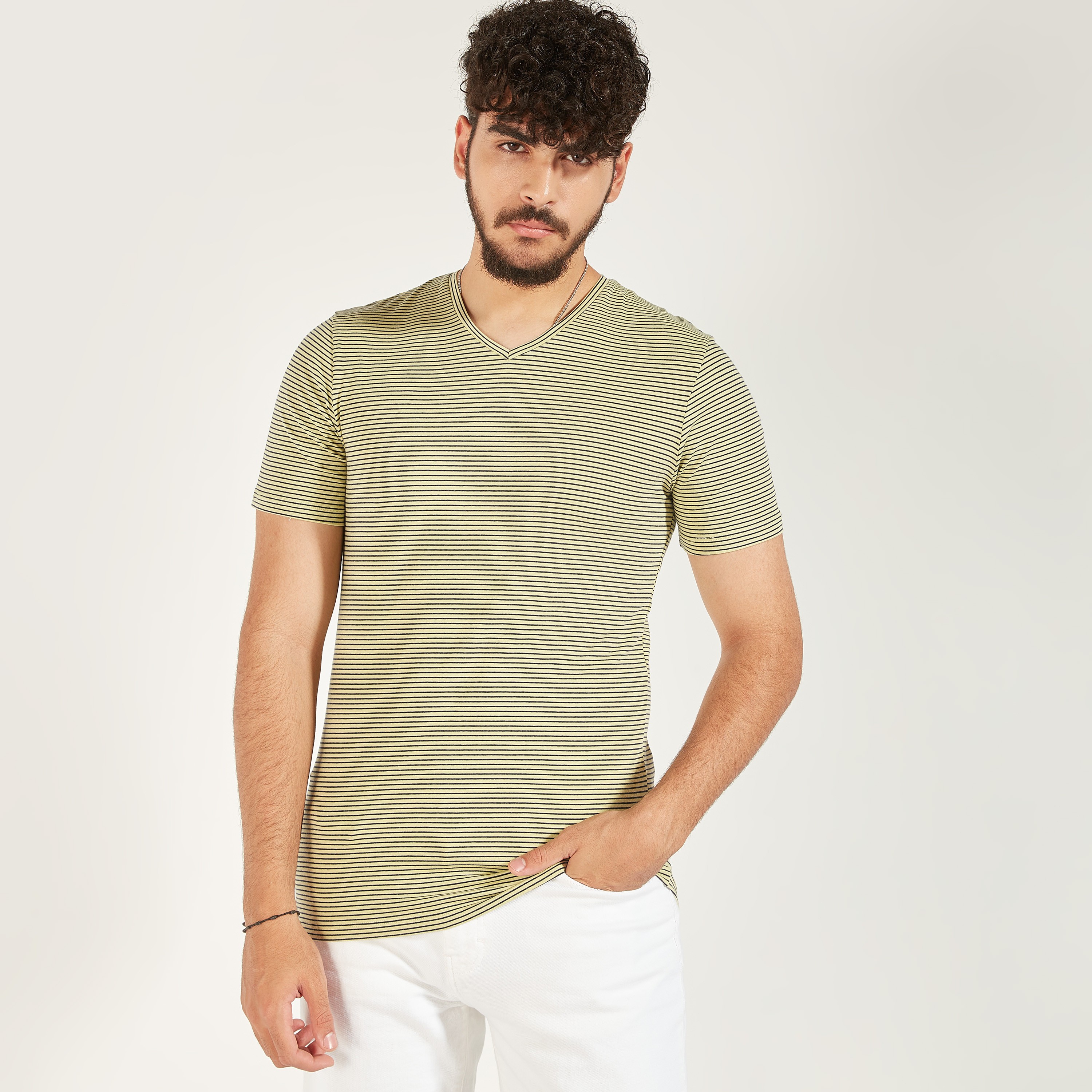 تيشيرت مخطّط بياقة V وأكمام قصيرة-men-clothing-tshirtsandpolos-tshirts-image-9