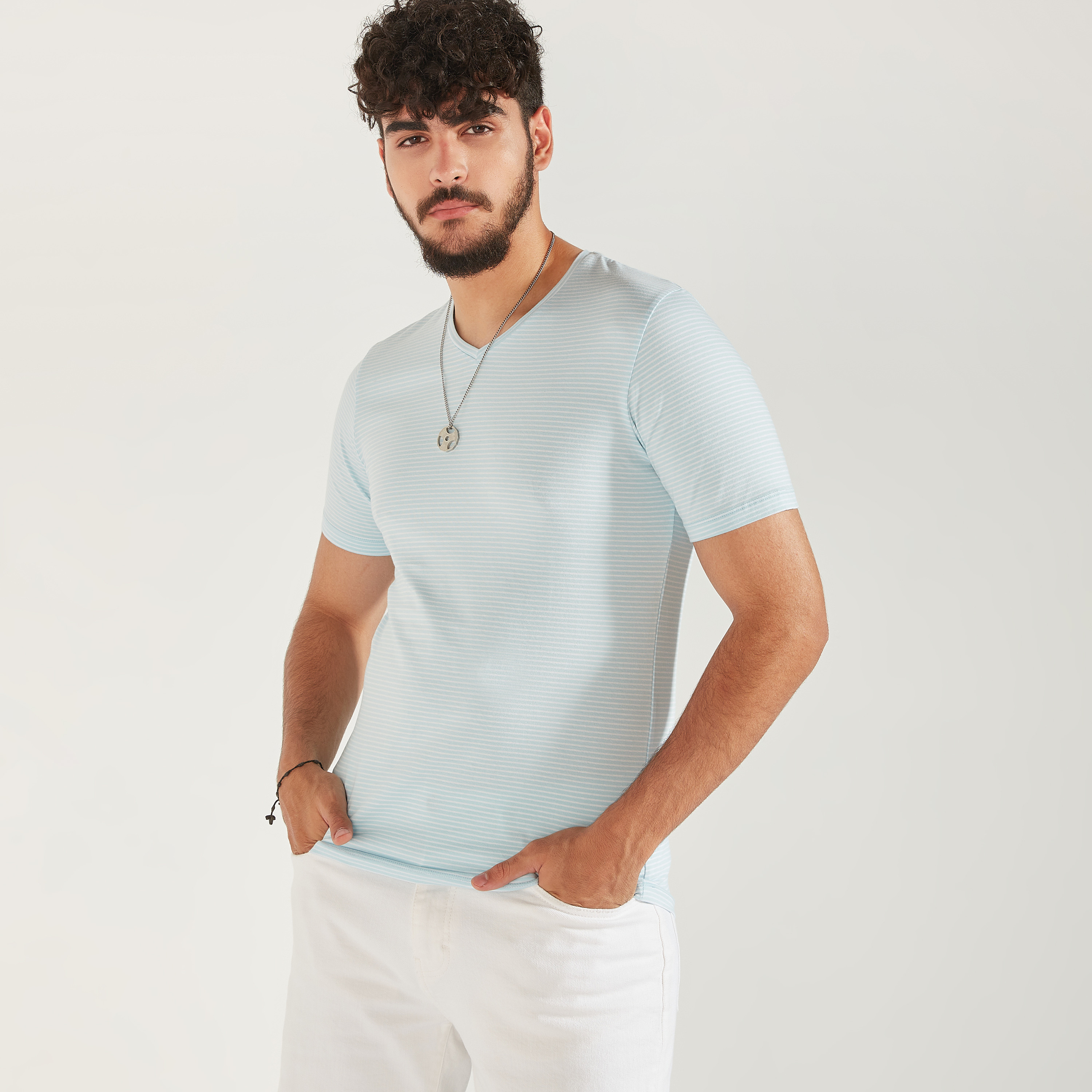 تيشيرت مخطّط بياقة V وأكمام قصيرة-men-clothing-tshirtsandpolos-tshirts-image-10