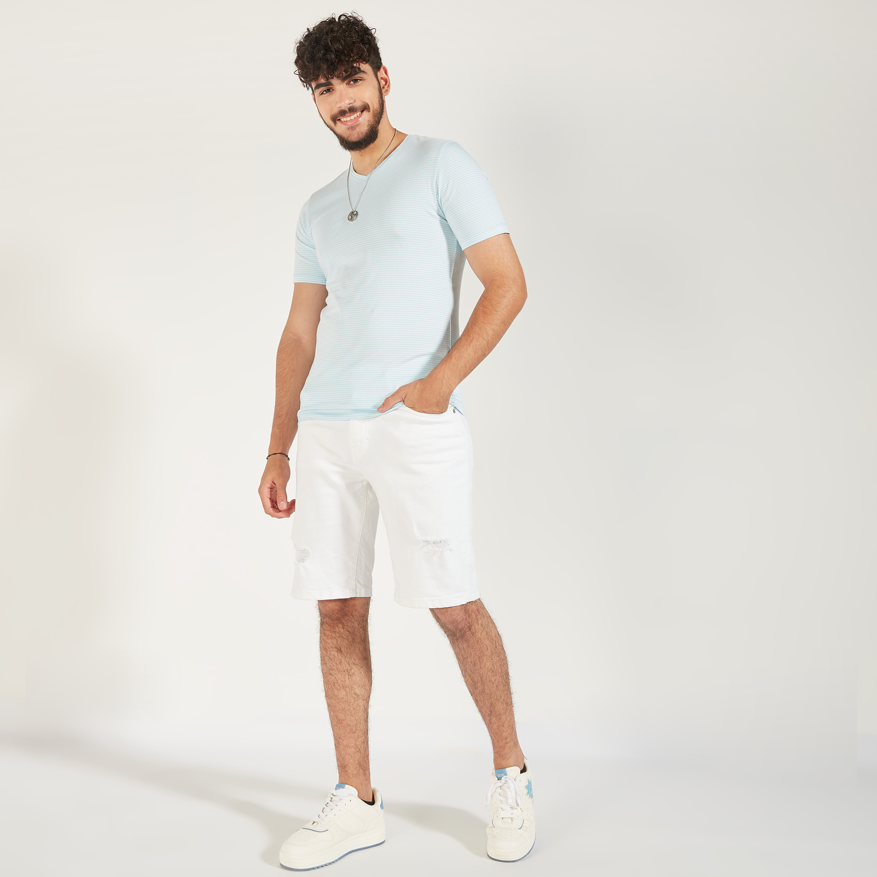 تيشيرت مخطّط بياقة V وأكمام قصيرة-men-clothing-tshirtsandpolos-tshirts-image-11
