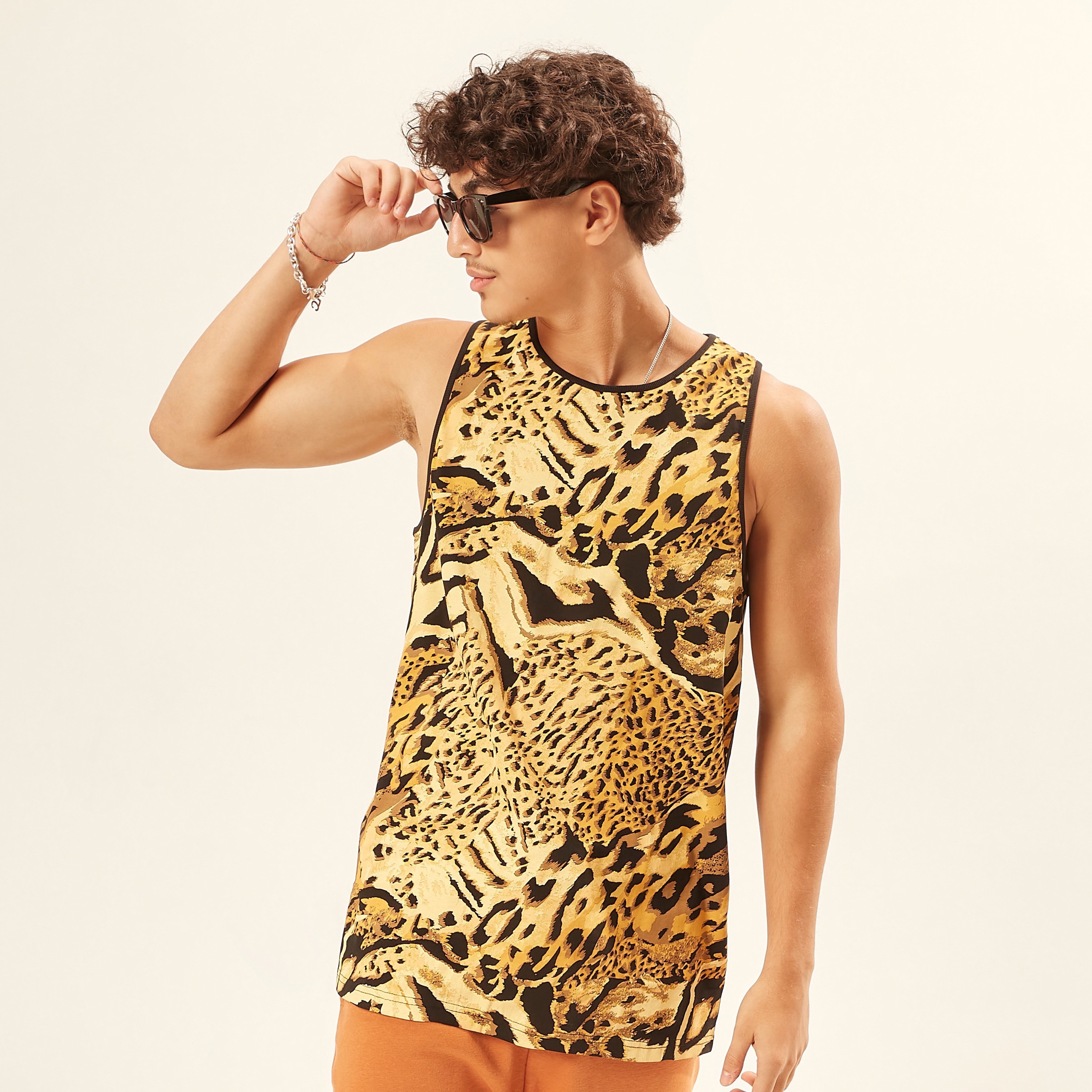 فيست بياقة مستديرة وطبعات حيوانات-men-clothing-tshirtsandpolos-tshirts-image-1