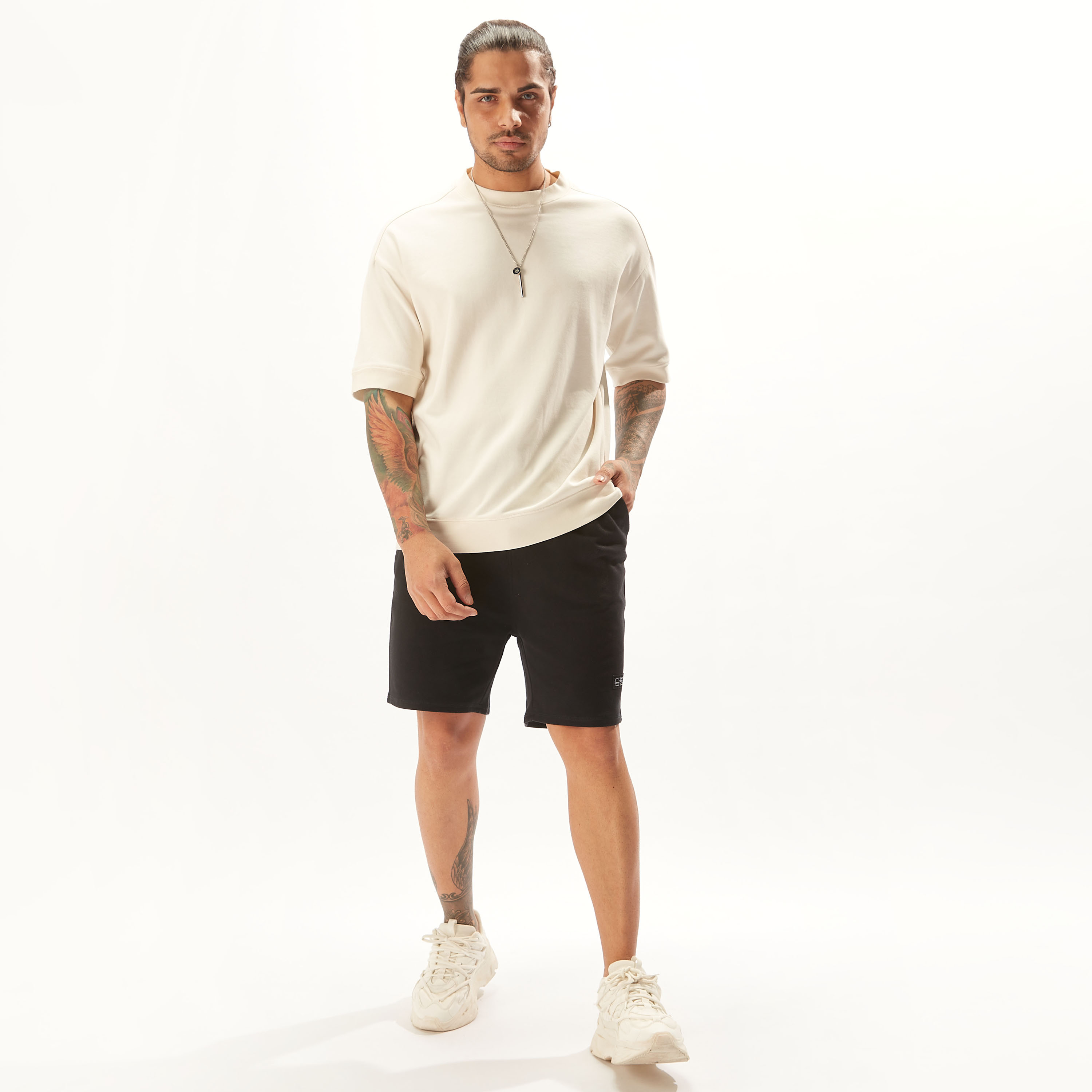 تيشيرت سادة بياقة ضيّقة وأكمام قصيرة-men-clothing-tshirtsandpolos-tshirts-image-6