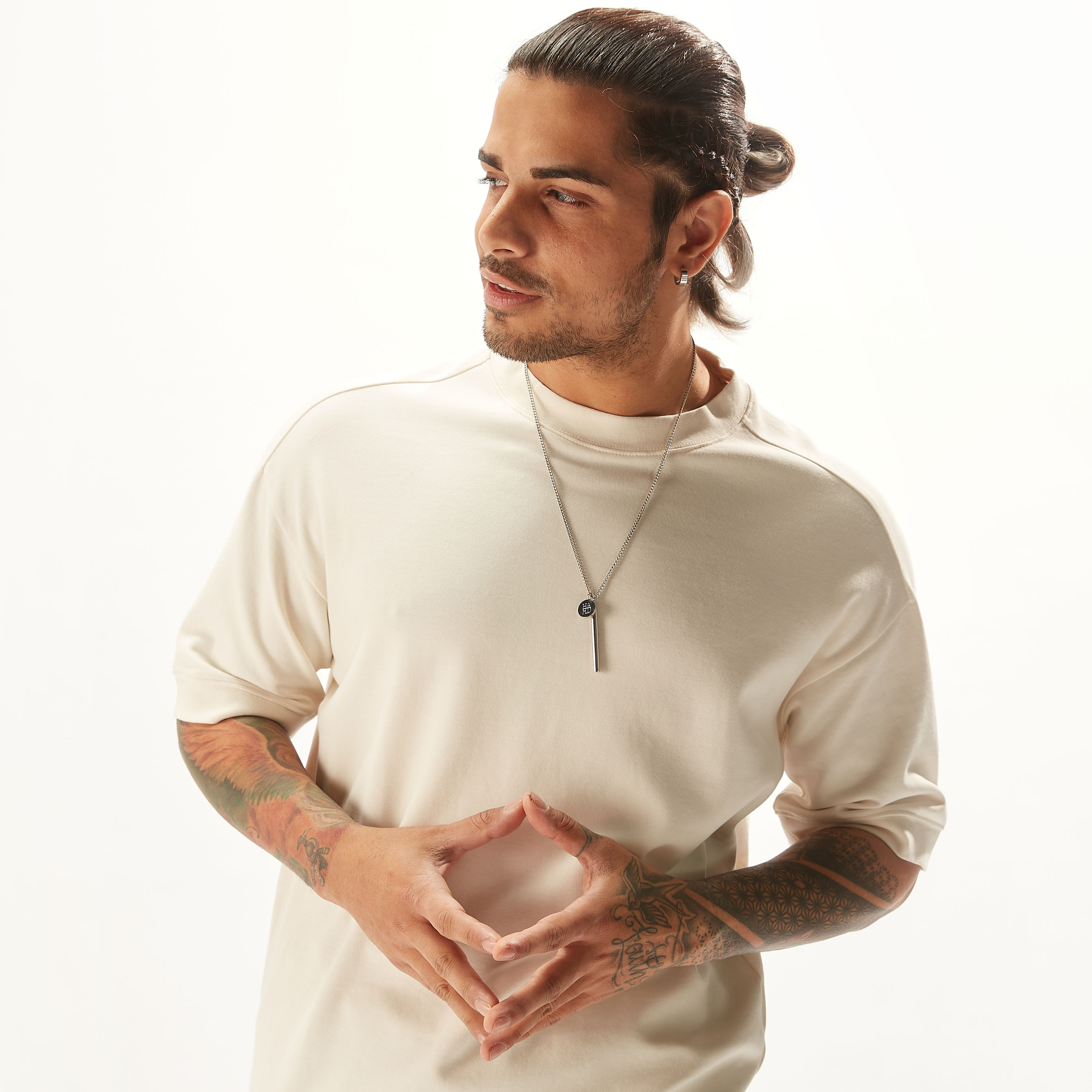 تيشيرت سادة بياقة ضيّقة وأكمام قصيرة-men-clothing-tshirtsandpolos-tshirts-image-7