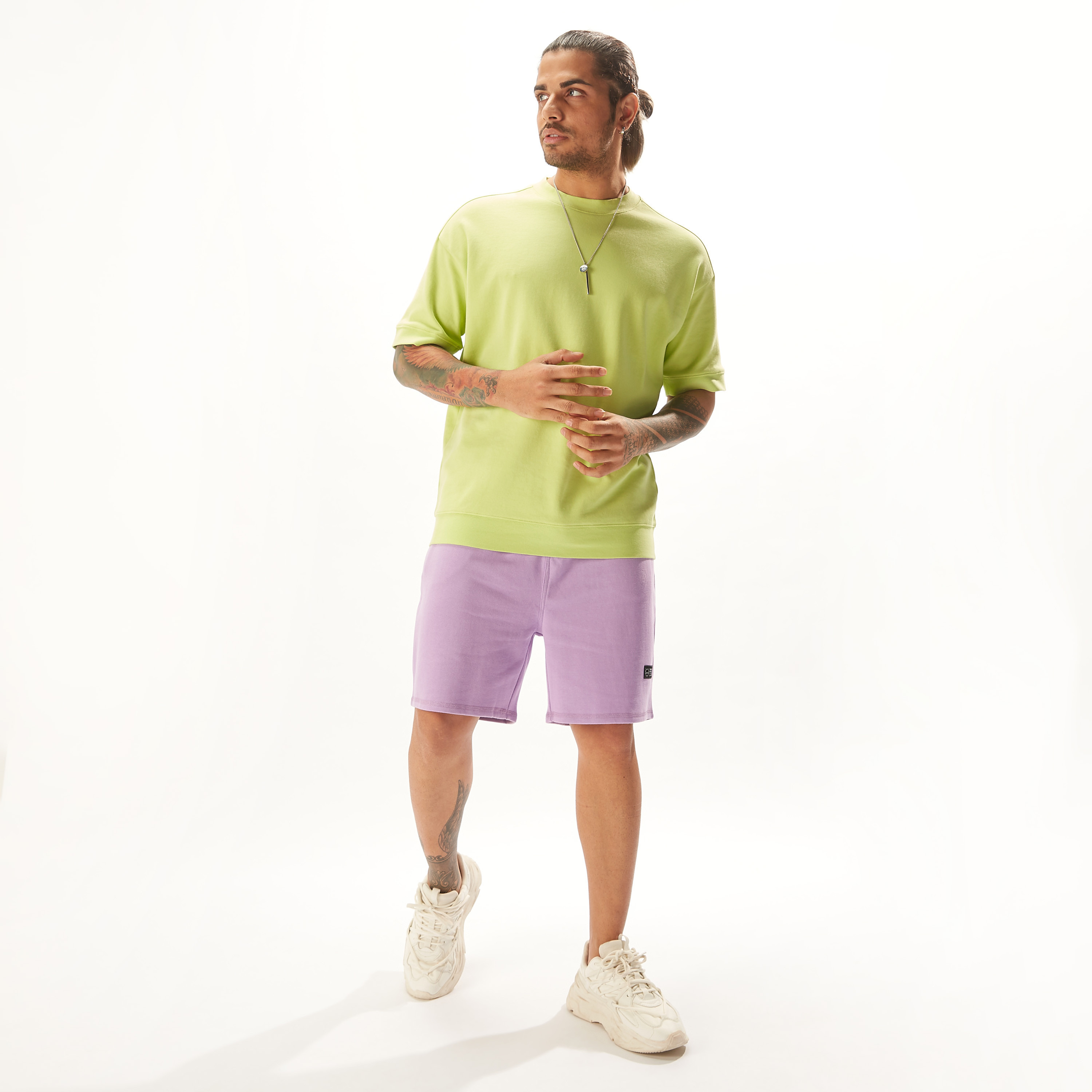 تيشيرت سادة بياقة ضيّقة وأكمام قصيرة-men-clothing-tshirtsandpolos-tshirts-image-2