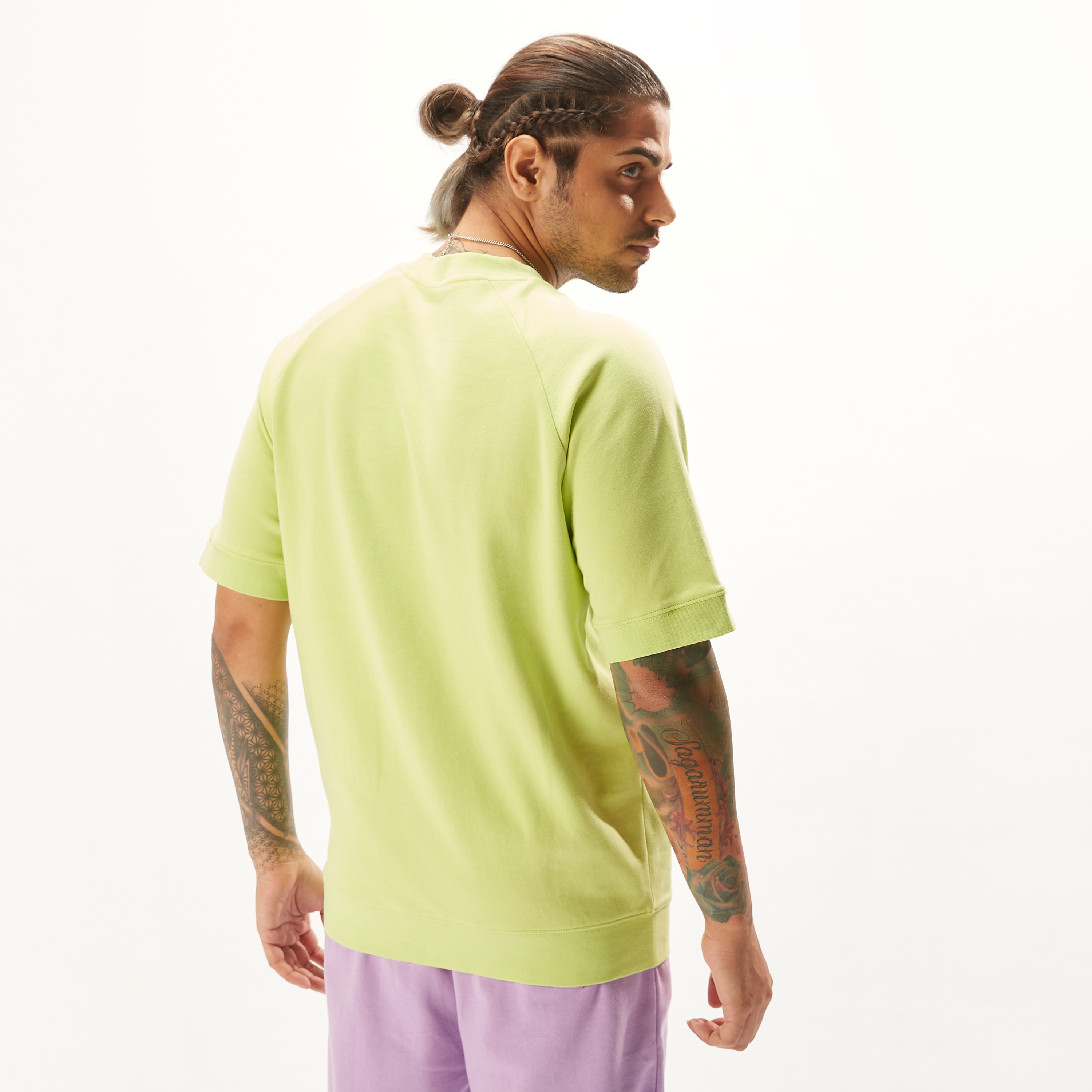 تيشيرت سادة بياقة ضيّقة وأكمام قصيرة-men-clothing-tshirtsandpolos-tshirts-image-4