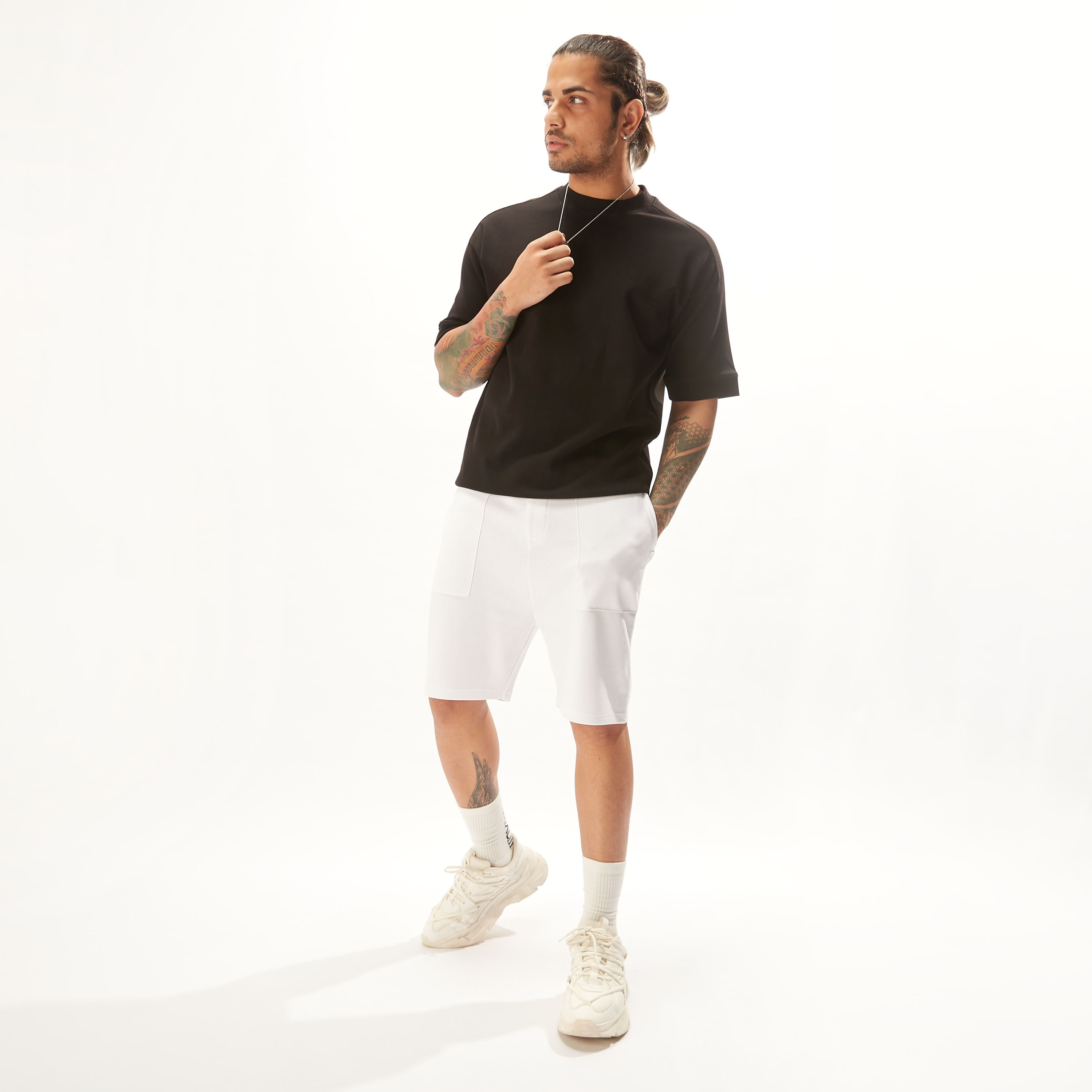 تيشيرت سادة بياقة ضيّقة وأكمام قصيرة-men-clothing-tshirtsandpolos-tshirts-image-14
