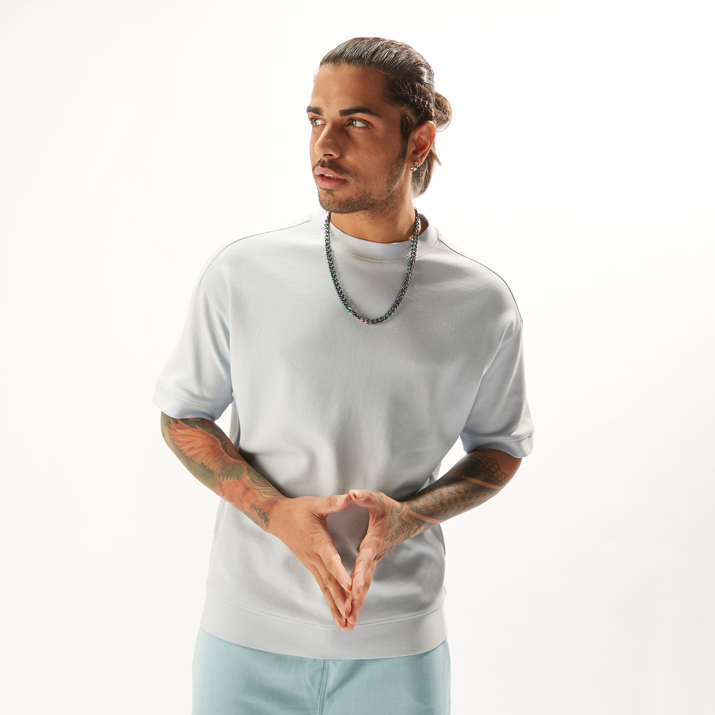 تيشيرت سادة بياقة ضيّقة وأكمام قصيرة-men-clothing-tshirtsandpolos-tshirts-image-17