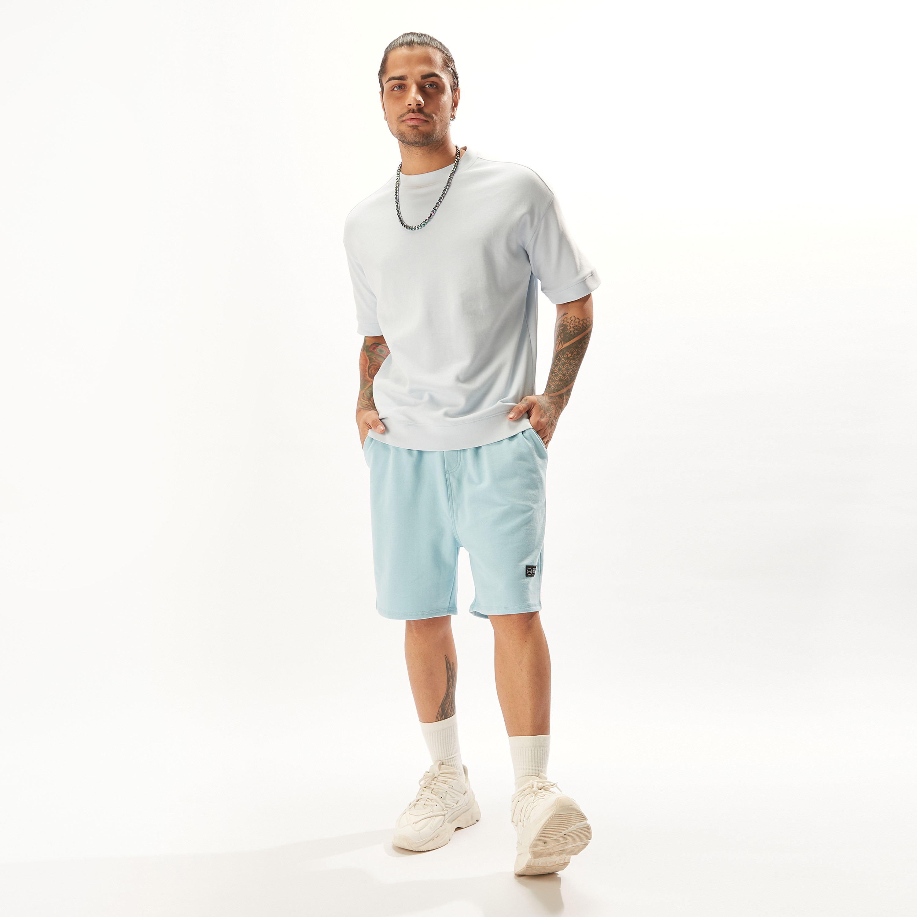 تيشيرت سادة بياقة ضيّقة وأكمام قصيرة-men-clothing-tshirtsandpolos-tshirts-image-18