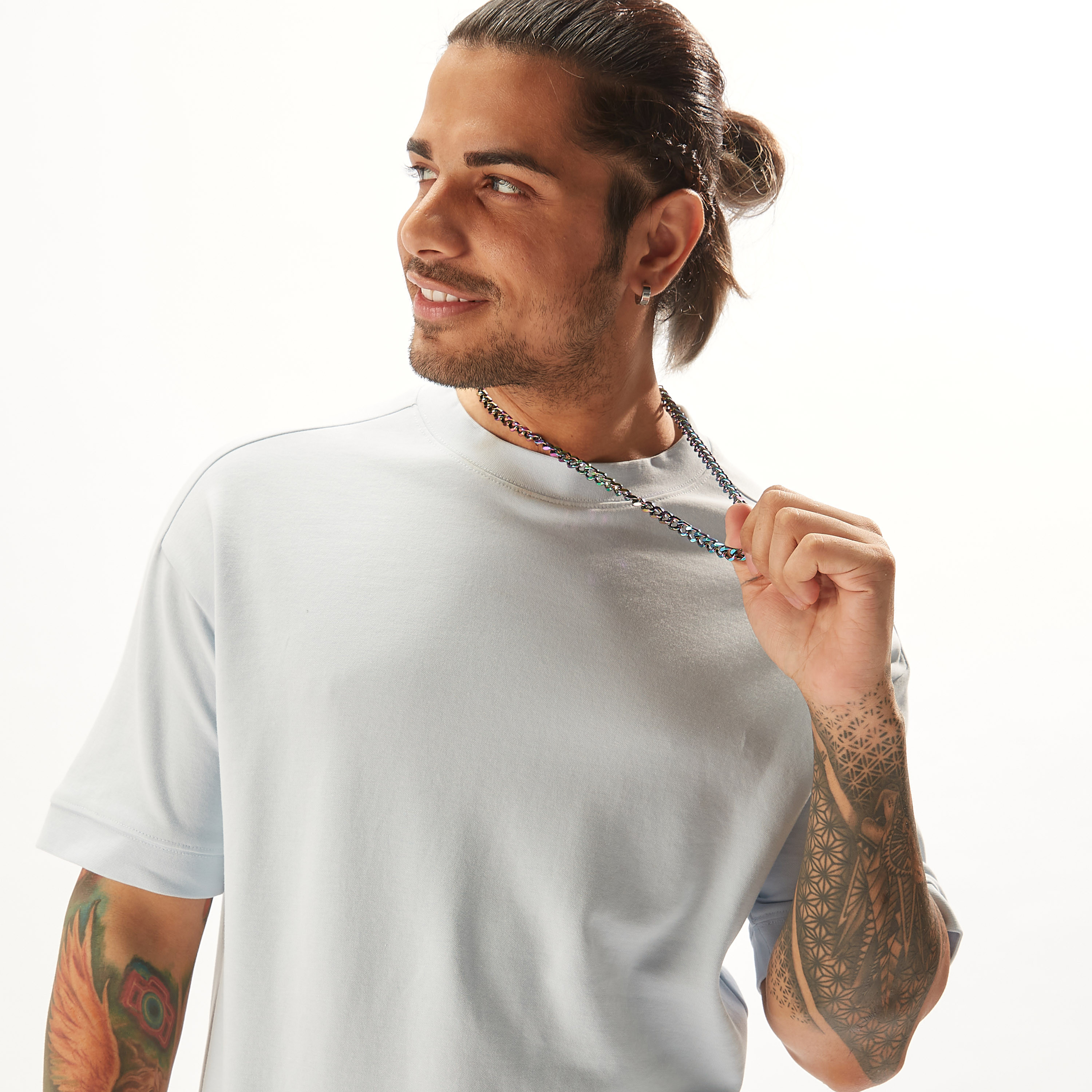 تيشيرت سادة بياقة ضيّقة وأكمام قصيرة-men-clothing-tshirtsandpolos-tshirts-image-19