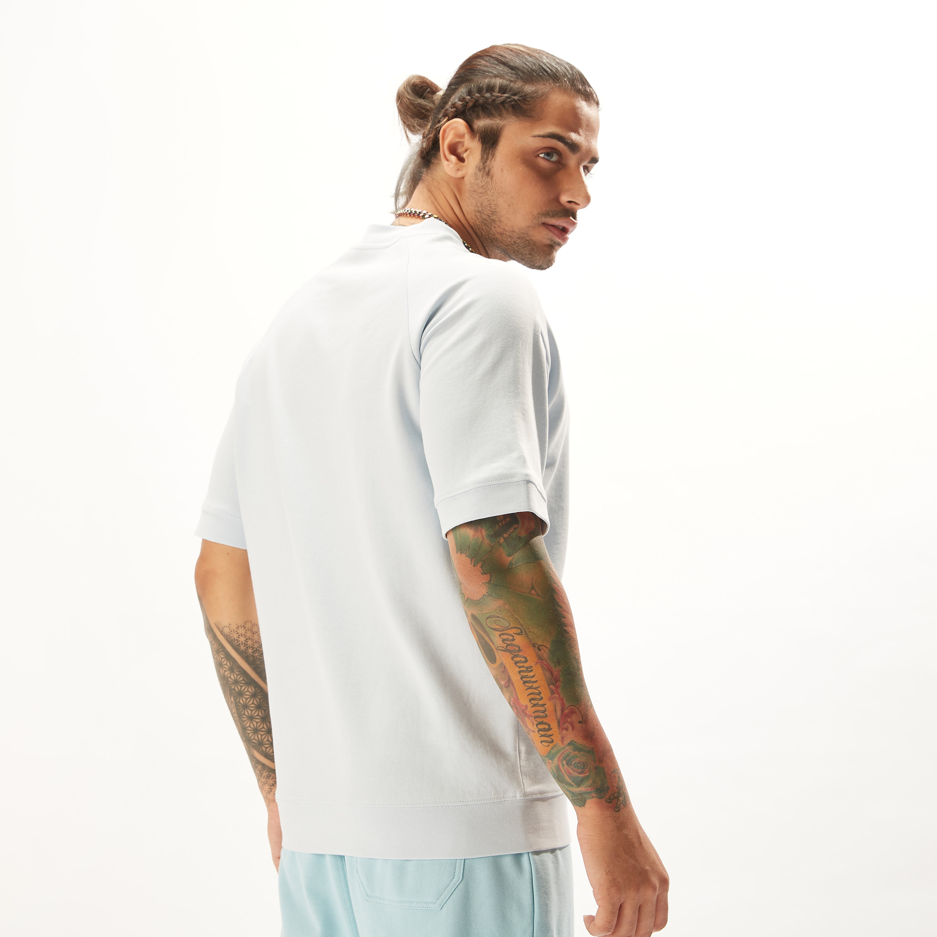 تيشيرت سادة بياقة ضيّقة وأكمام قصيرة-men-clothing-tshirtsandpolos-tshirts-image-21
