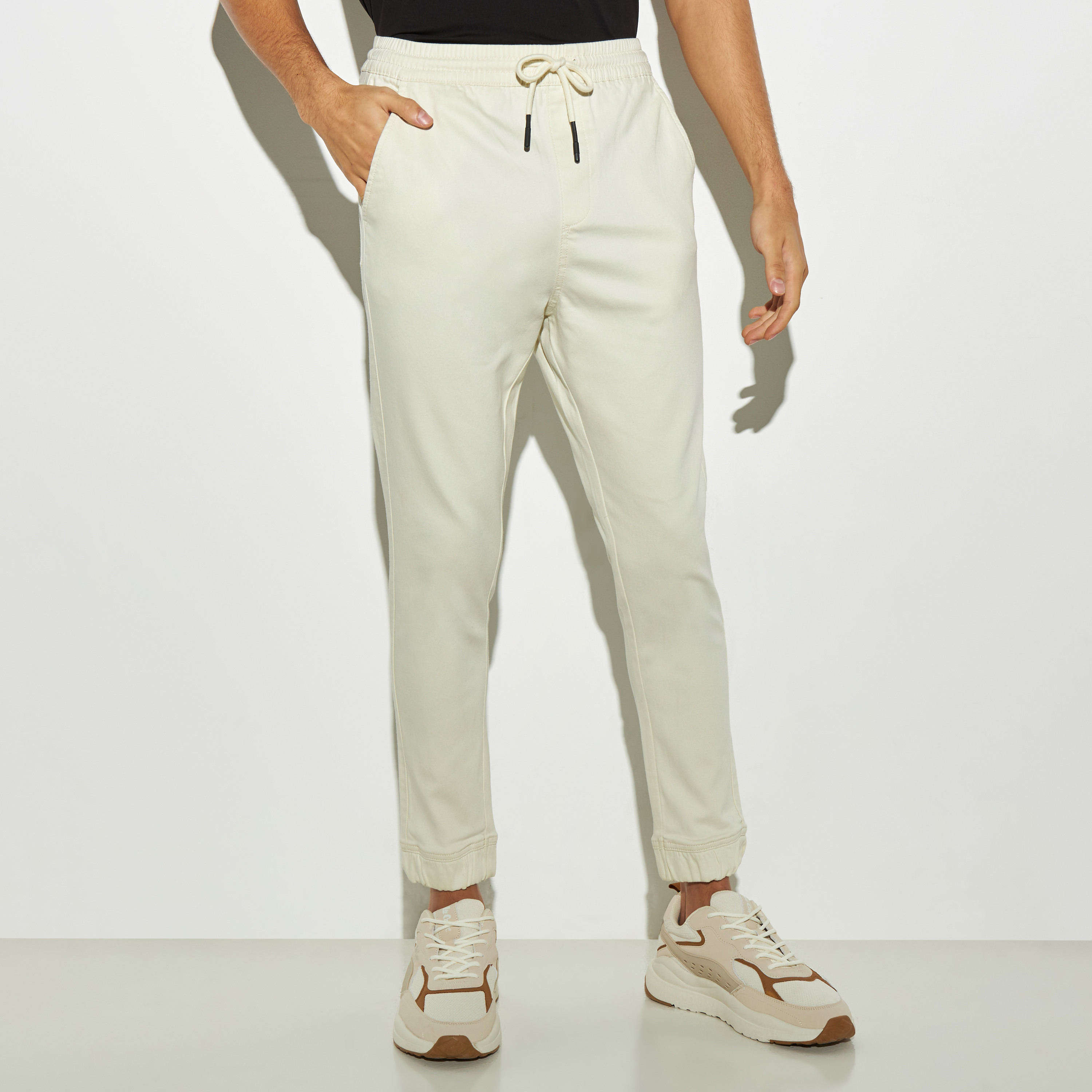 White joggers best sale with drawstring