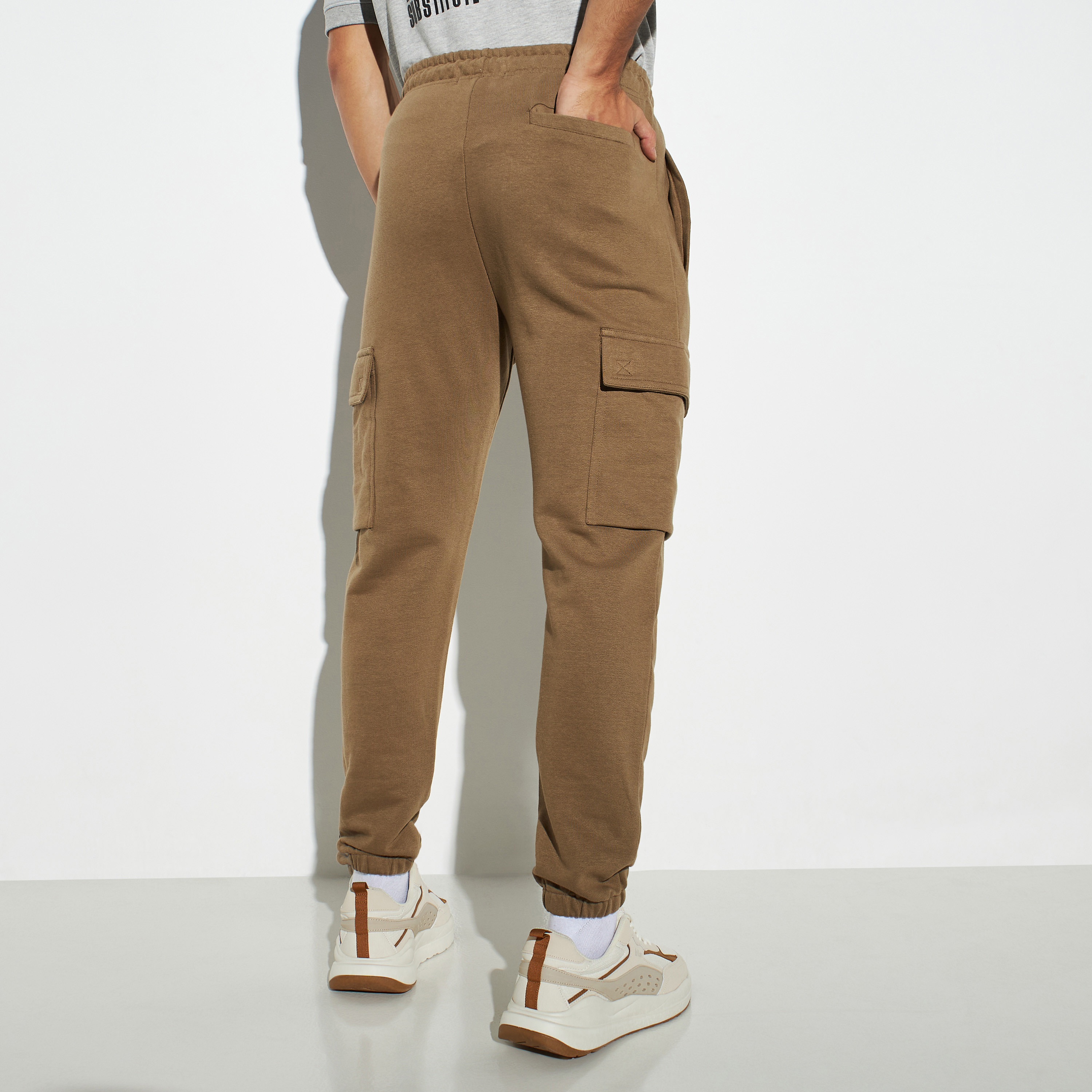 Solid Relaxed Fit Cargo Joggers with Drawstring Closure and Pockets-men-clothing-bottoms-joggers-image-3