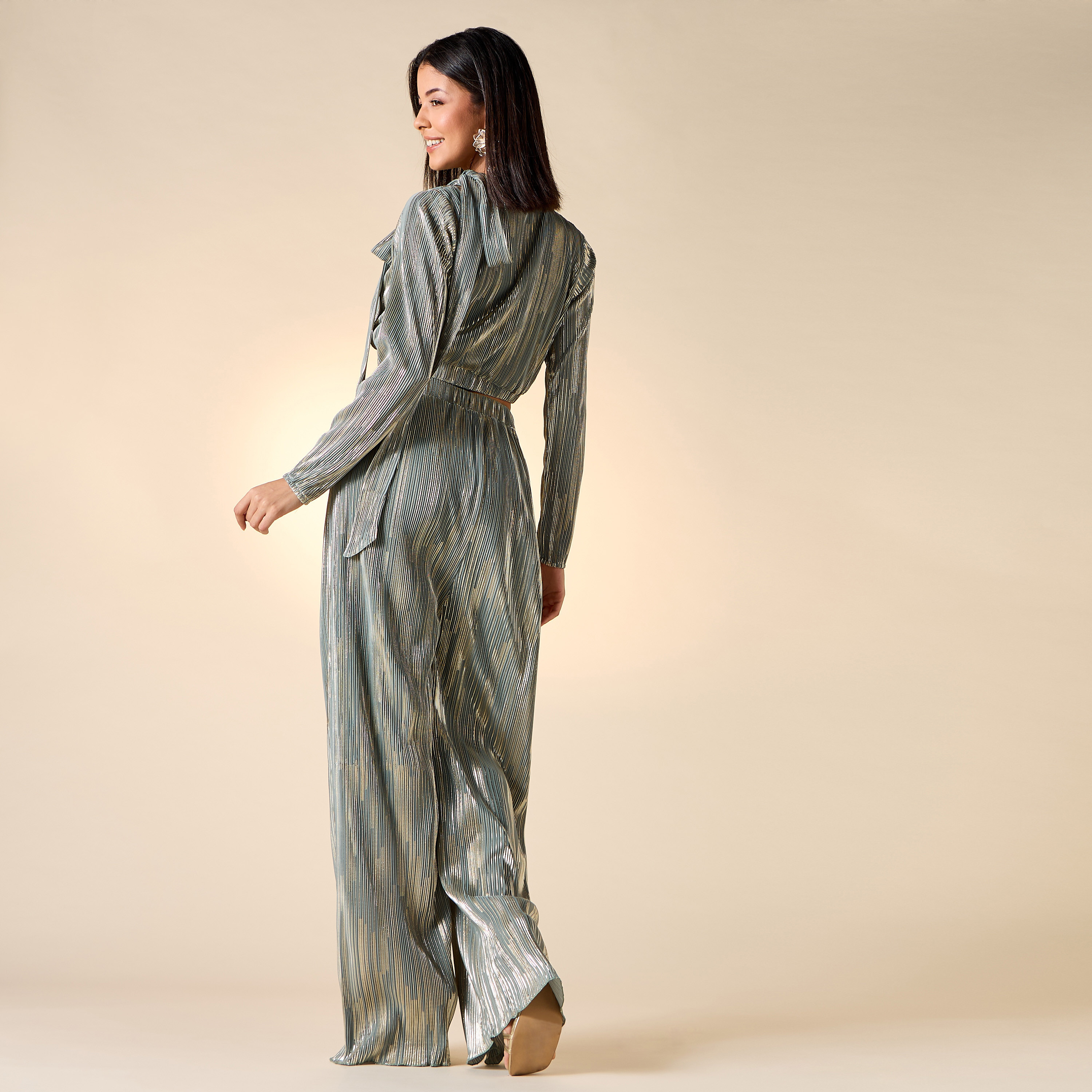 طقم بنطلون وبلوزة قصيرة بارزة الملمس بياقة عالية من جولدن آبل-women-clothing-coordsets-image-10