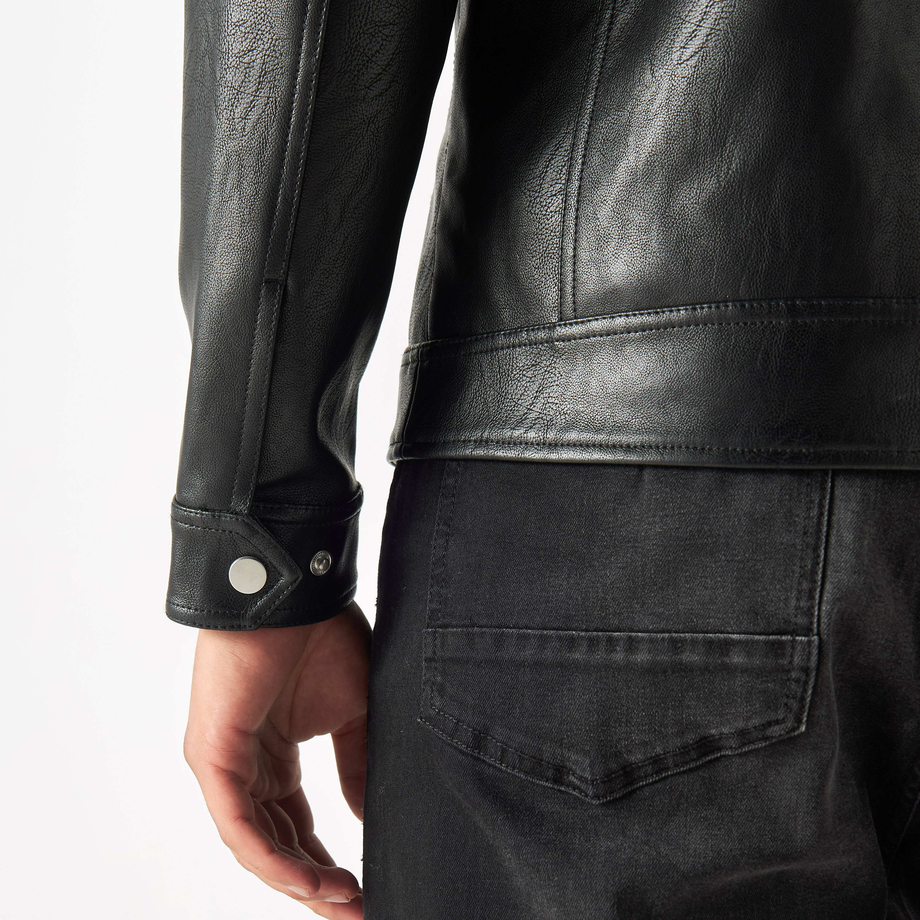 جاكيت بايكر جلد بارز الملمس بسحّاب وأكمام طويلة-men-clothing-jacketsandblazers-jackets-image-5