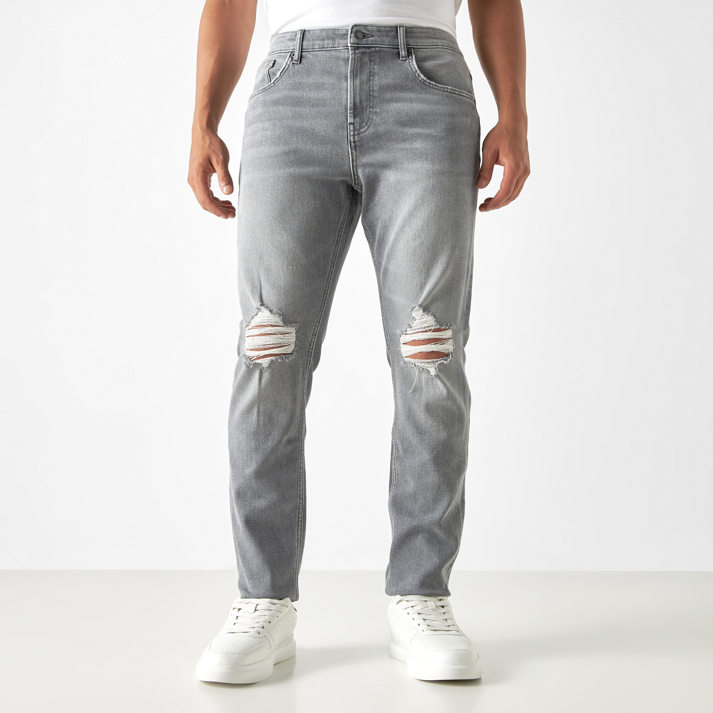 Buy Starter Ripped Detail Carrot Fit Jeans with Pockets Splash UAE