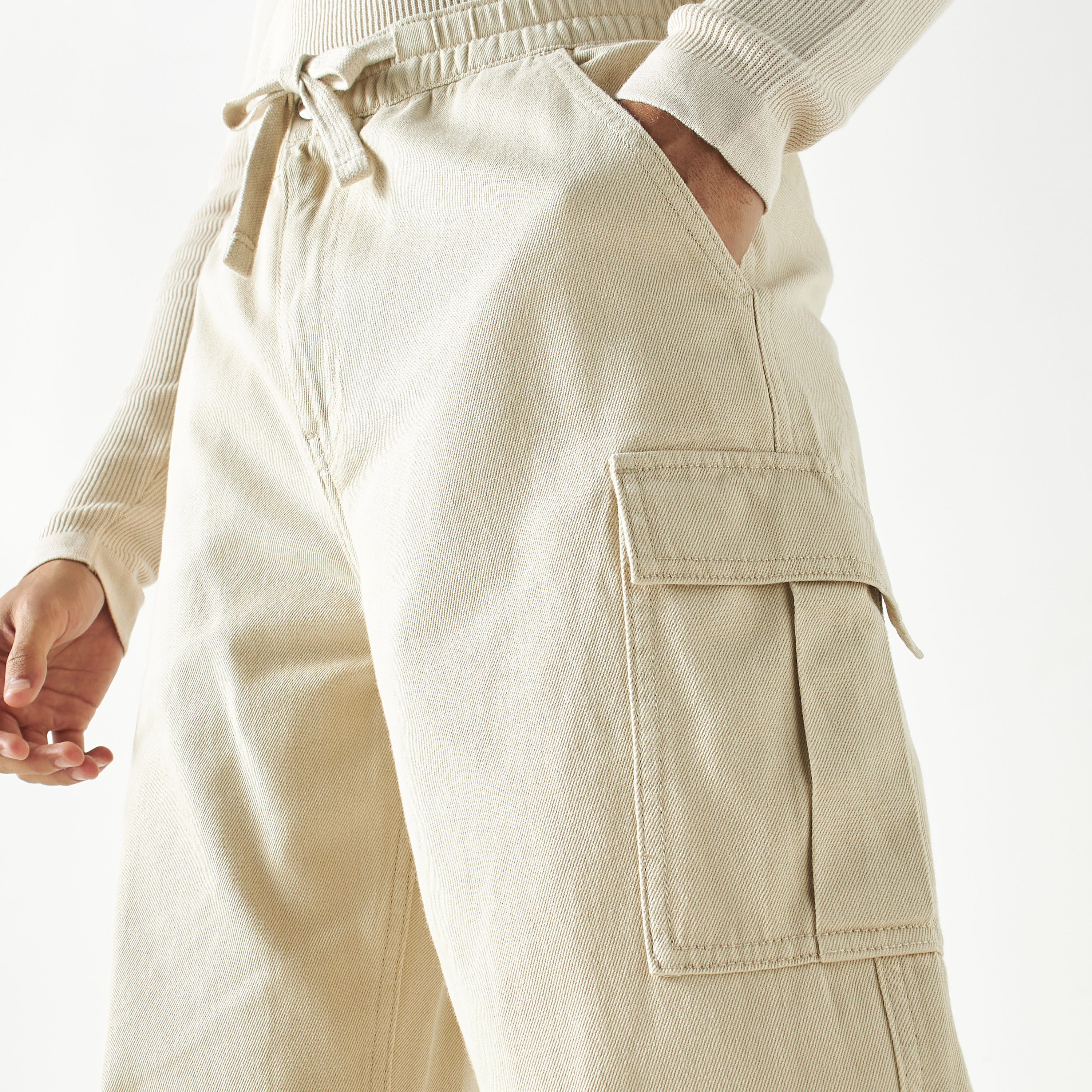 Relaxed Fit Cargo Pants-men-clothing-bottoms-trousersandchinos-trousers-image-4