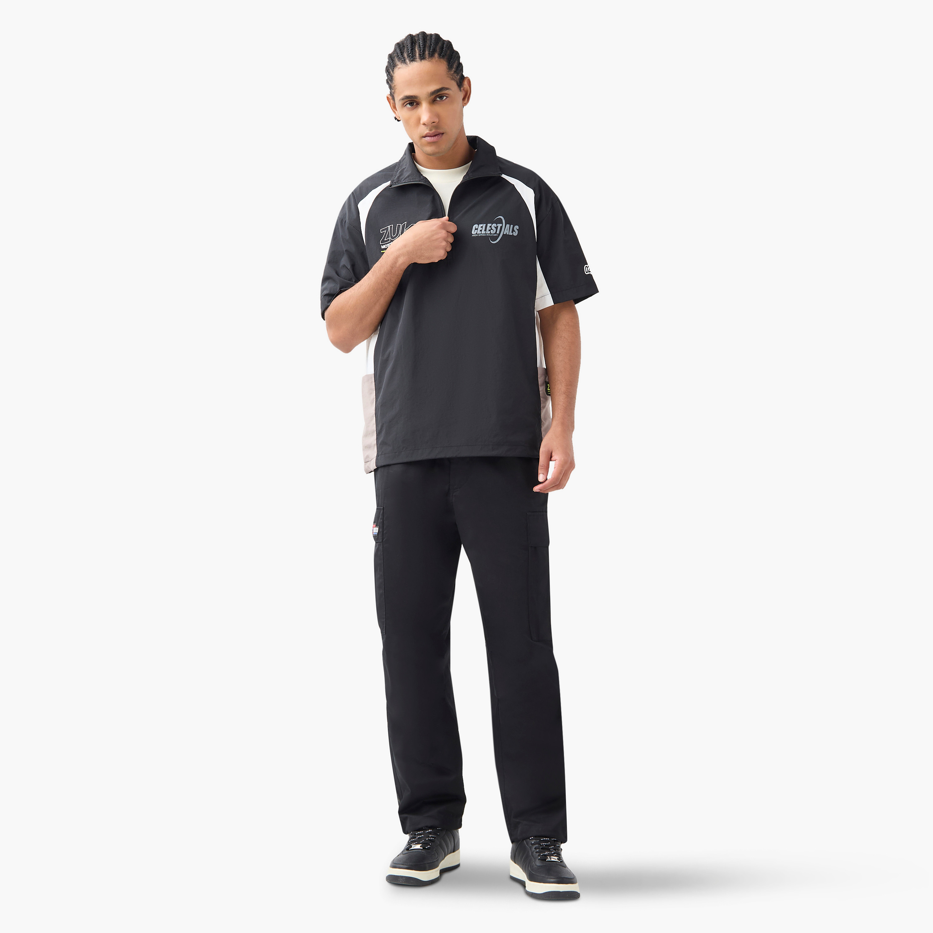 تيشيرت بياقة عادية وطبعات جرافيك وأكمام قصيرة-men-clothing-tshirtsandpolos-polos-image-2