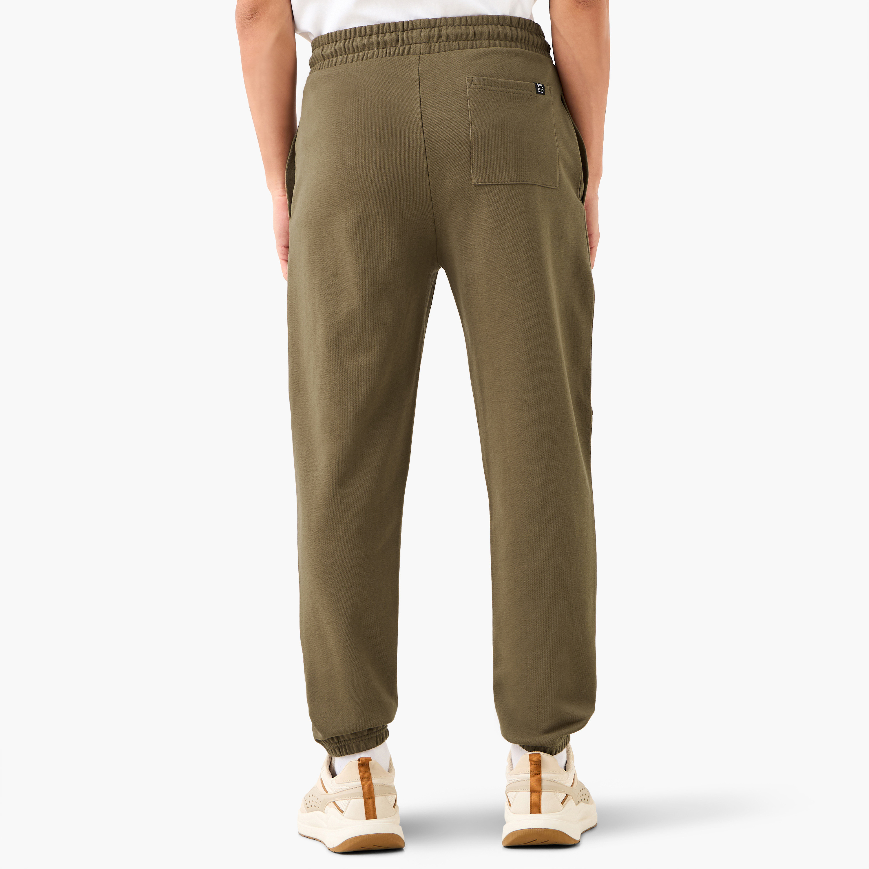 بنطلون رياضي بخصر مرن وتصميم بألواح وجيوب-men-clothing-bottoms-joggers-image-3