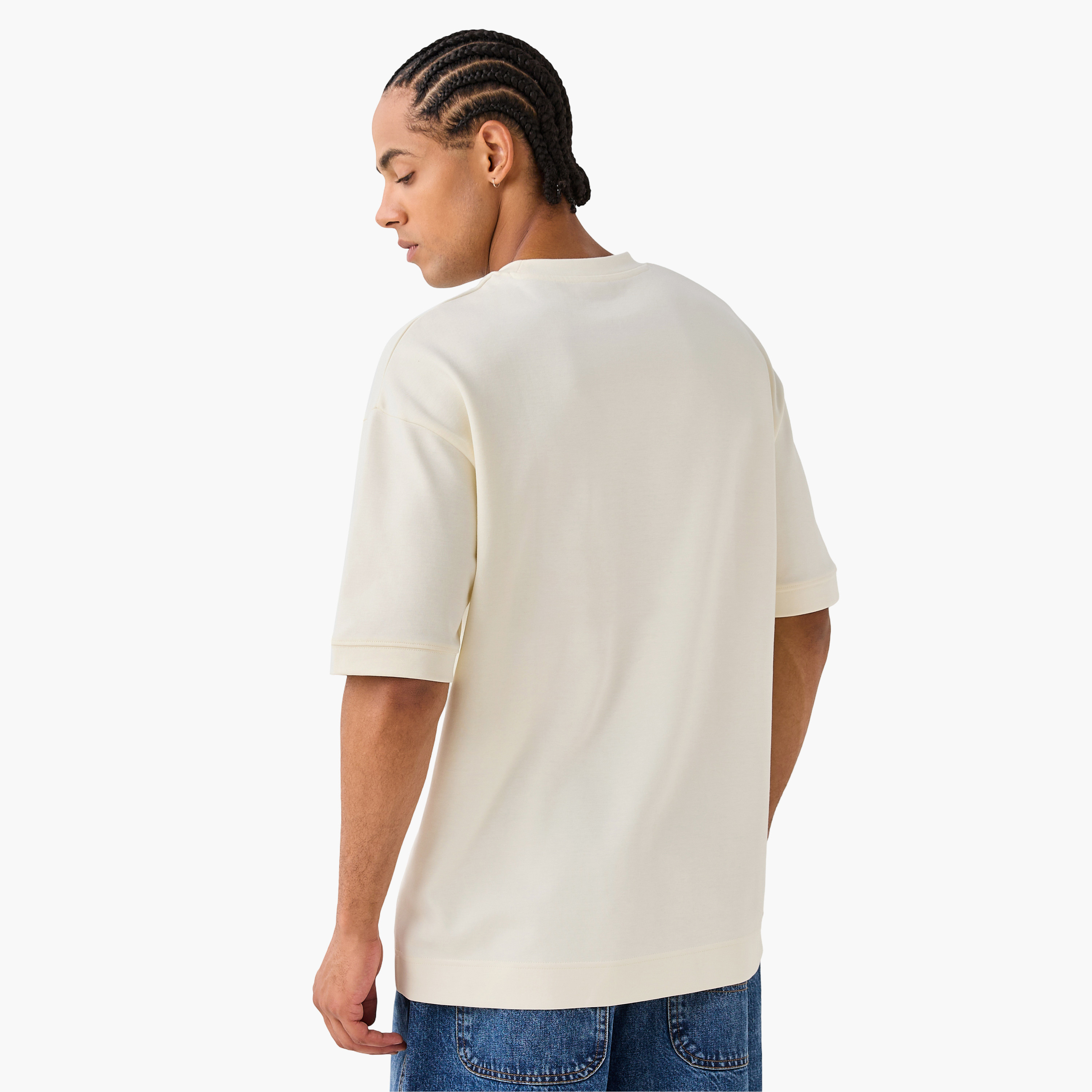 تيشيرت بقصّة عادية وياقة ضيقة وأكمام قصيرة وطبعات-men-clothing-tshirtsandpolos-tshirts-image-18