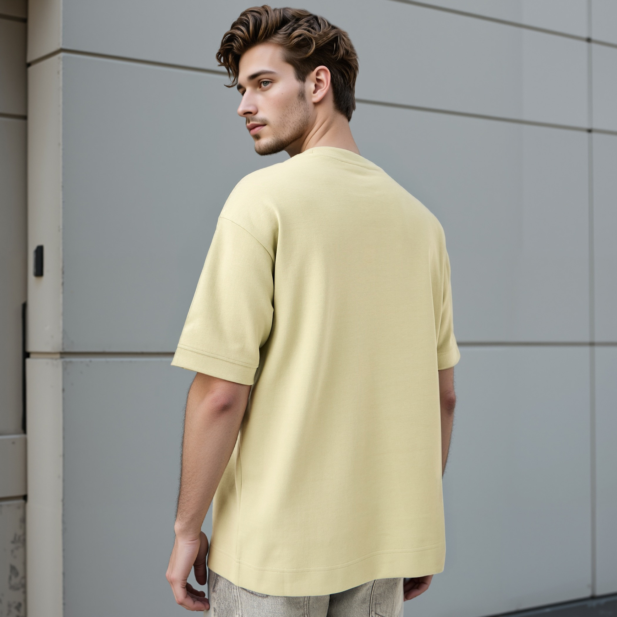 تيشيرت بقصّة عادية وياقة ضيقة وأكمام قصيرة وطبعات-men-clothing-tshirtsandpolos-tshirts-image-28