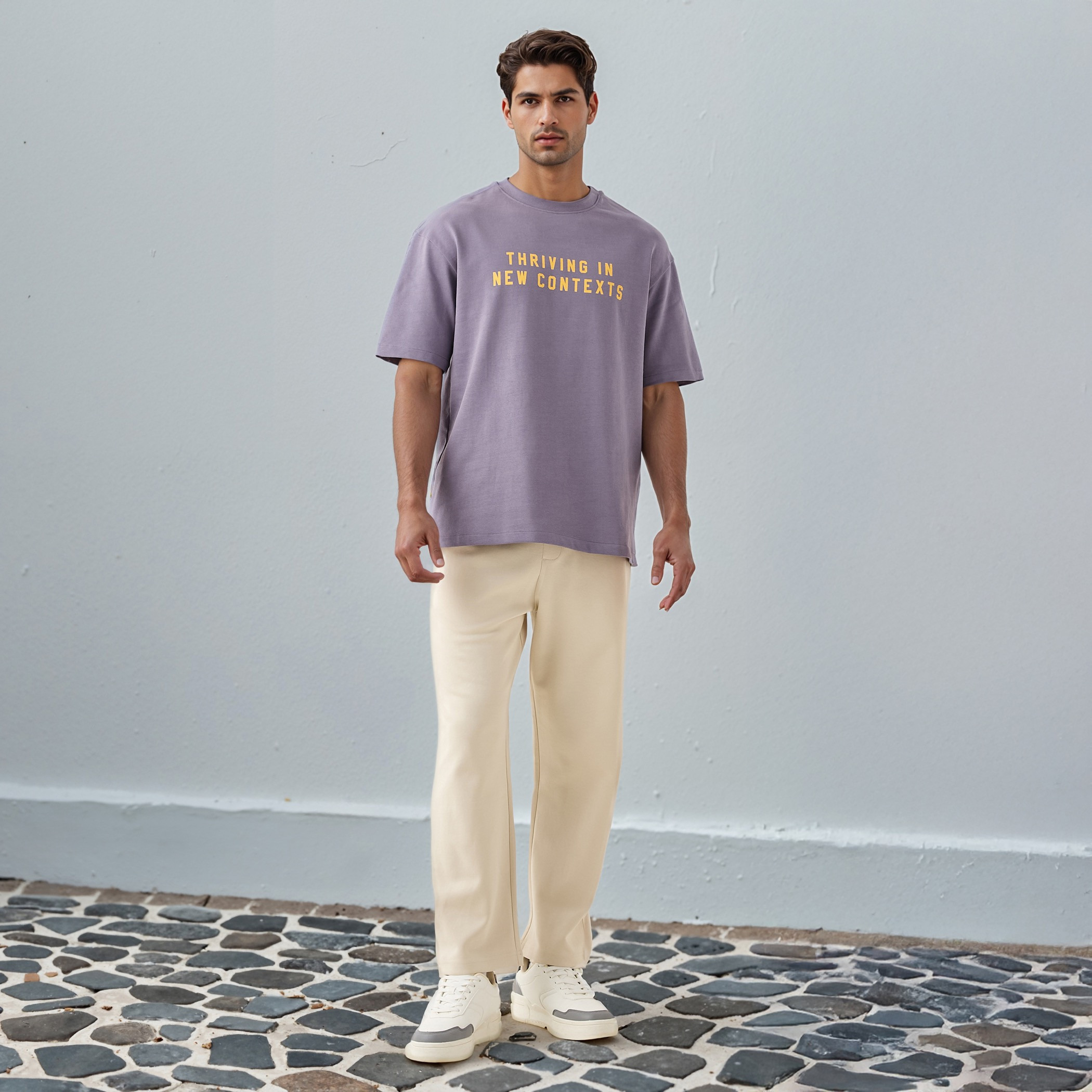 بنطلون رياضي بقصّة مريحة وخصر مطاطي وجيوب-men-clothing-bottoms-joggers-image-2
