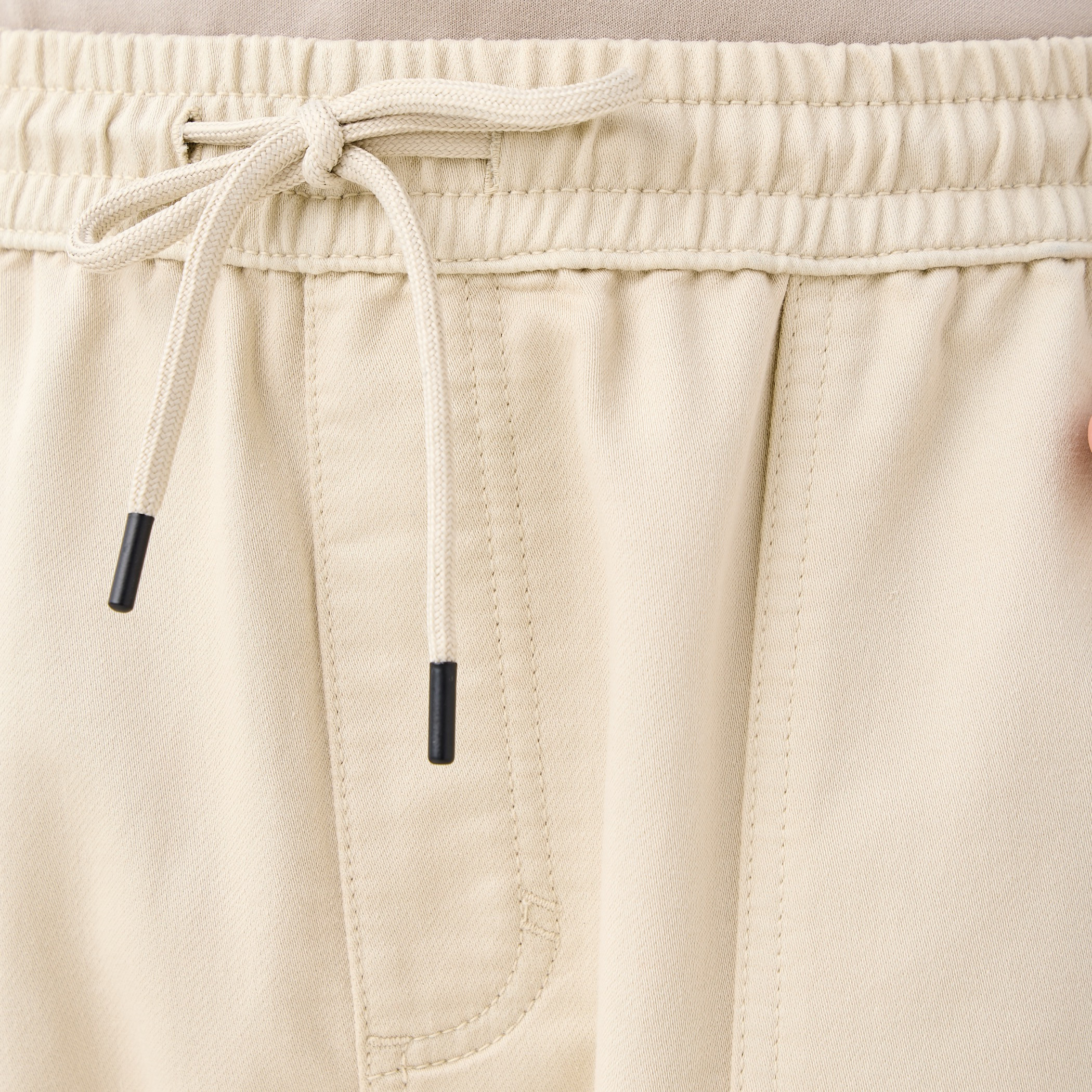بنطلون كارجو بقصّة عادية وخصر مطاطي-men-clothing-bottoms-joggers-image-4