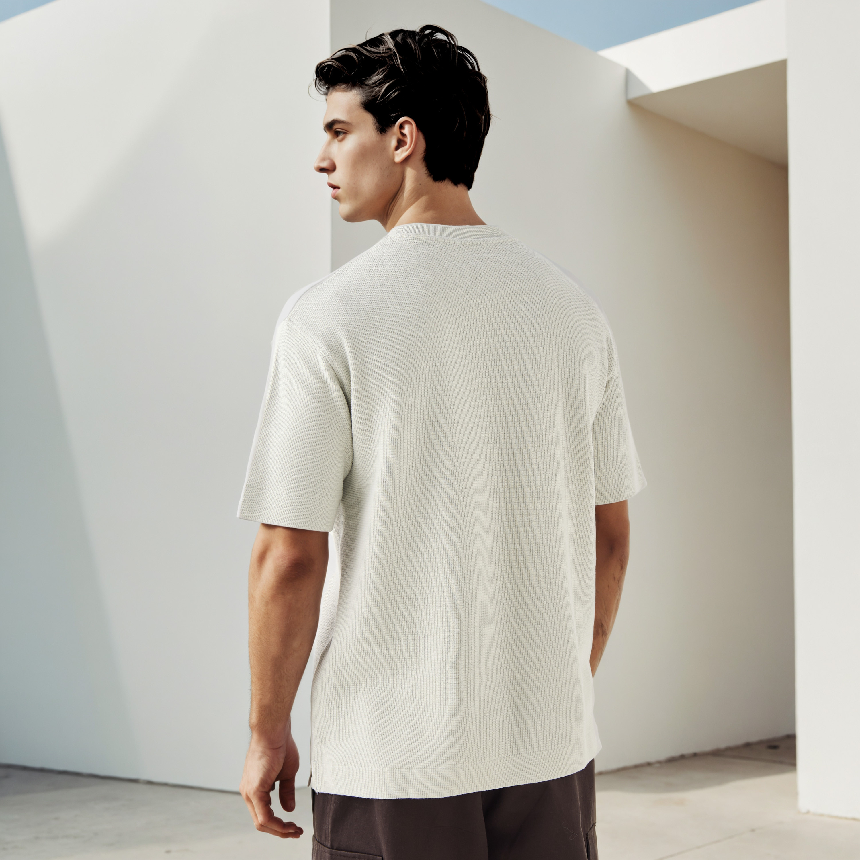 تيشيرت بملمس وافل بارز-men-clothing-tshirtsandpolos-tshirts-image-3