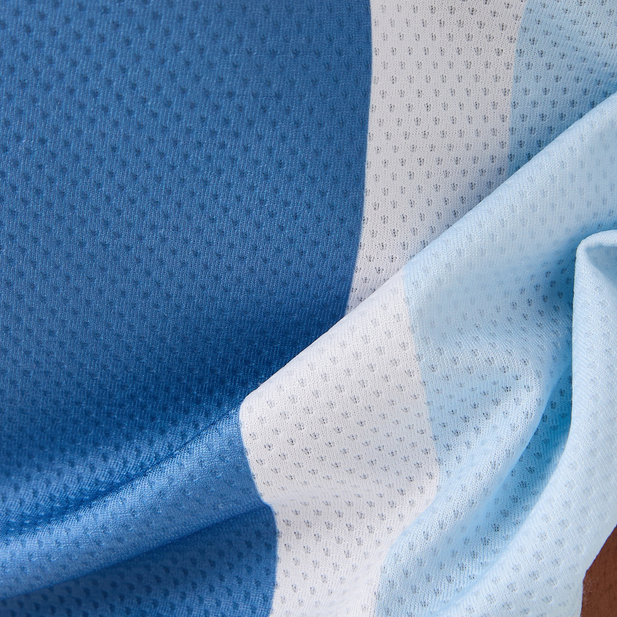 تيشيرت بأكمام قصيرة وياقة V وطبعات-men-clothing-tshirtsandpolos-tshirts-image-5