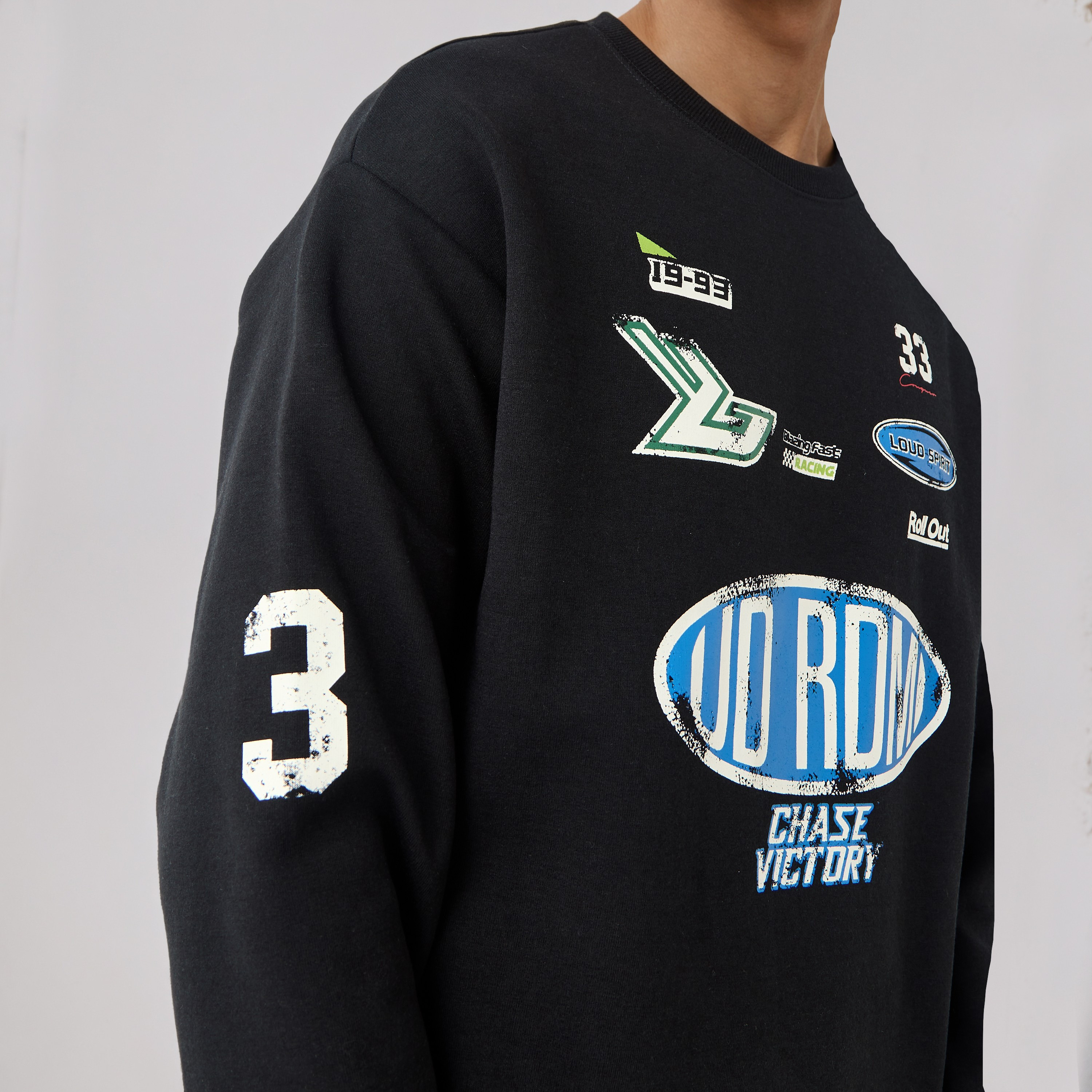 Graphic Print Sweatshirt-men-winterwear-hoodiesandsweatshirts-image-4