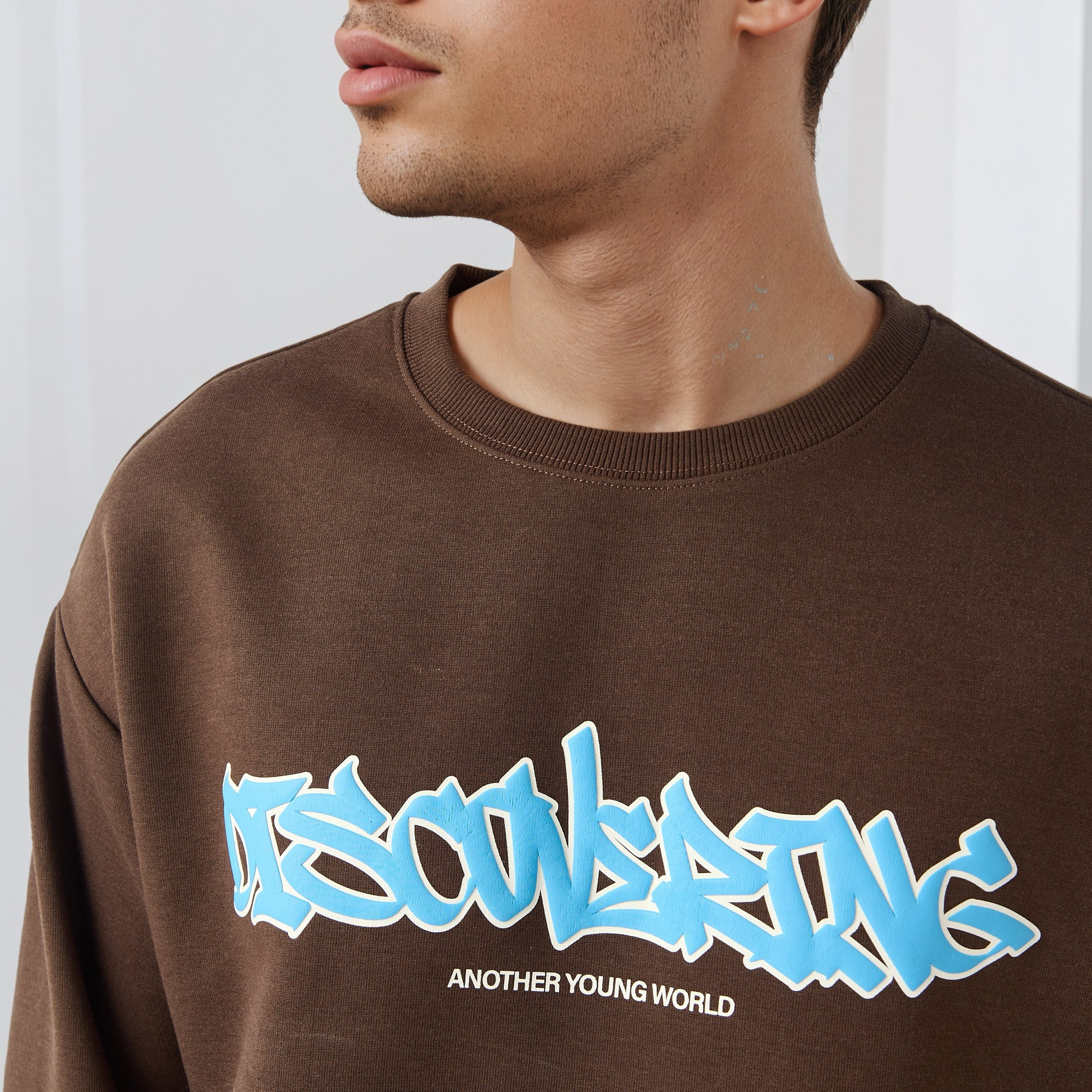سويت شيرت فرينش تيري بتصميم فضفاض وطبعات -men-winterwear-hoodiesandsweatshirts-image-4