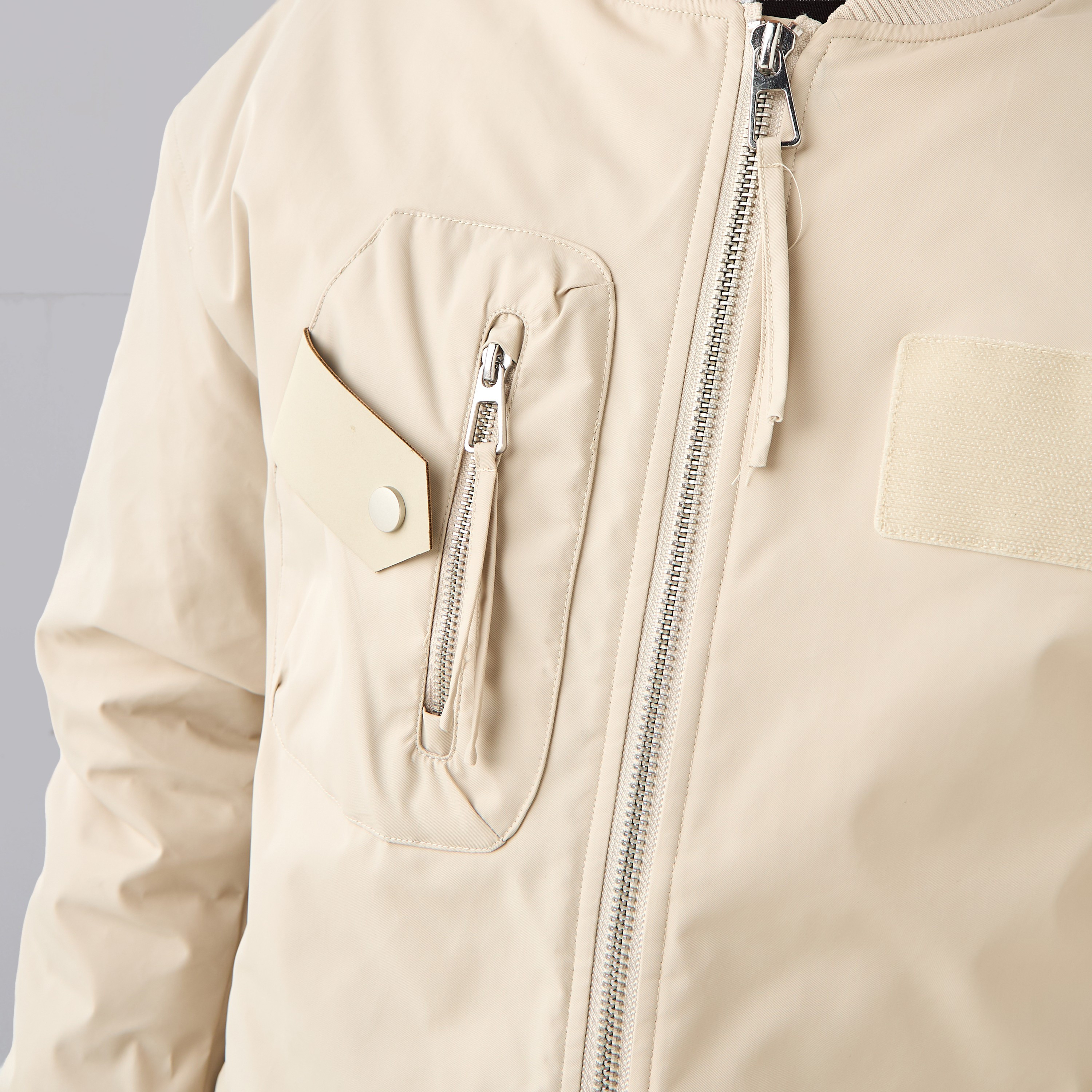 جاكيت بومبر رجالي بجيوب متعددة وقصة مريحة-men-clothing-jacketsandblazers-jackets-image-18