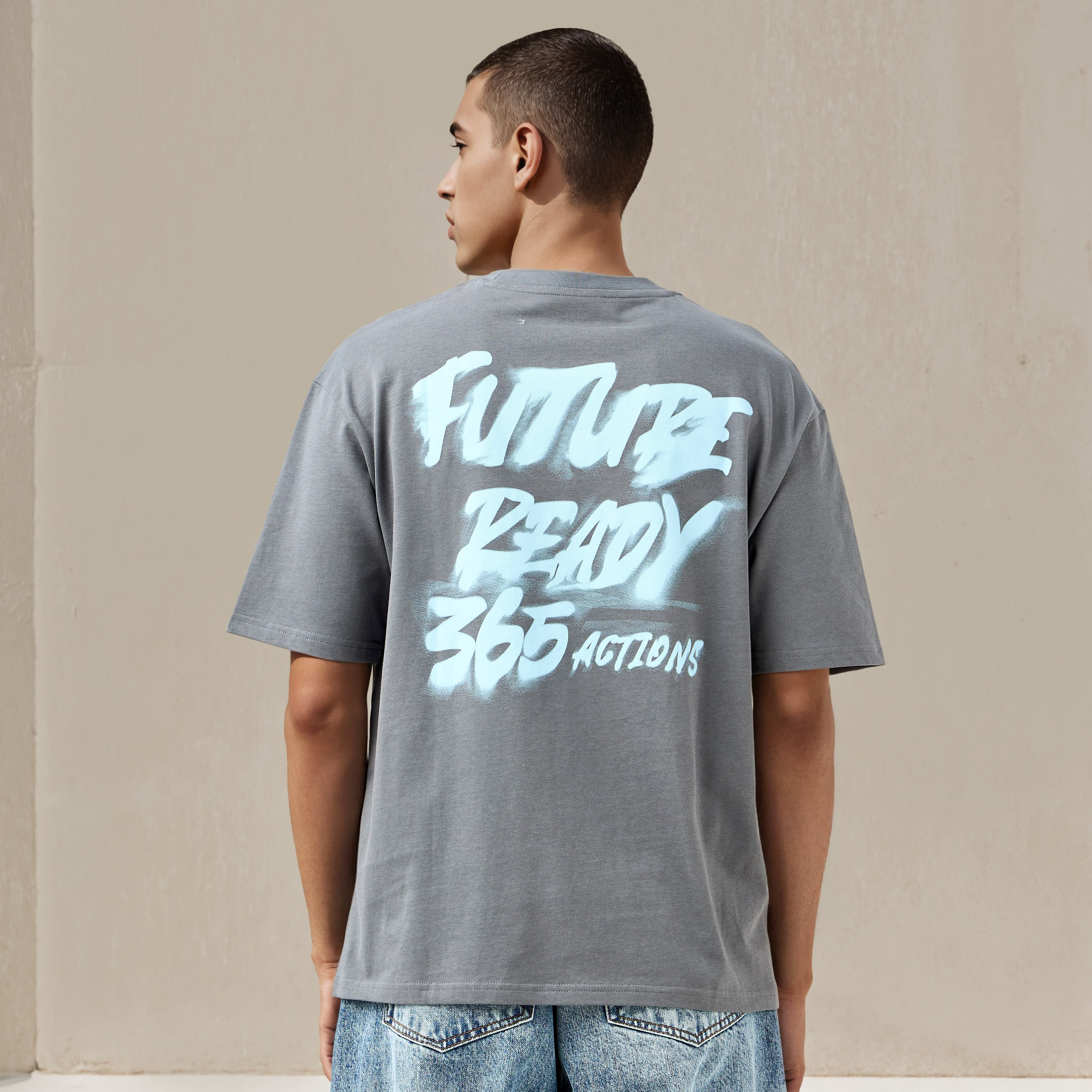 تيشيرت بقصة عادية وطبعات-men-clothing-tshirtsandpolos-tshirts-image-1