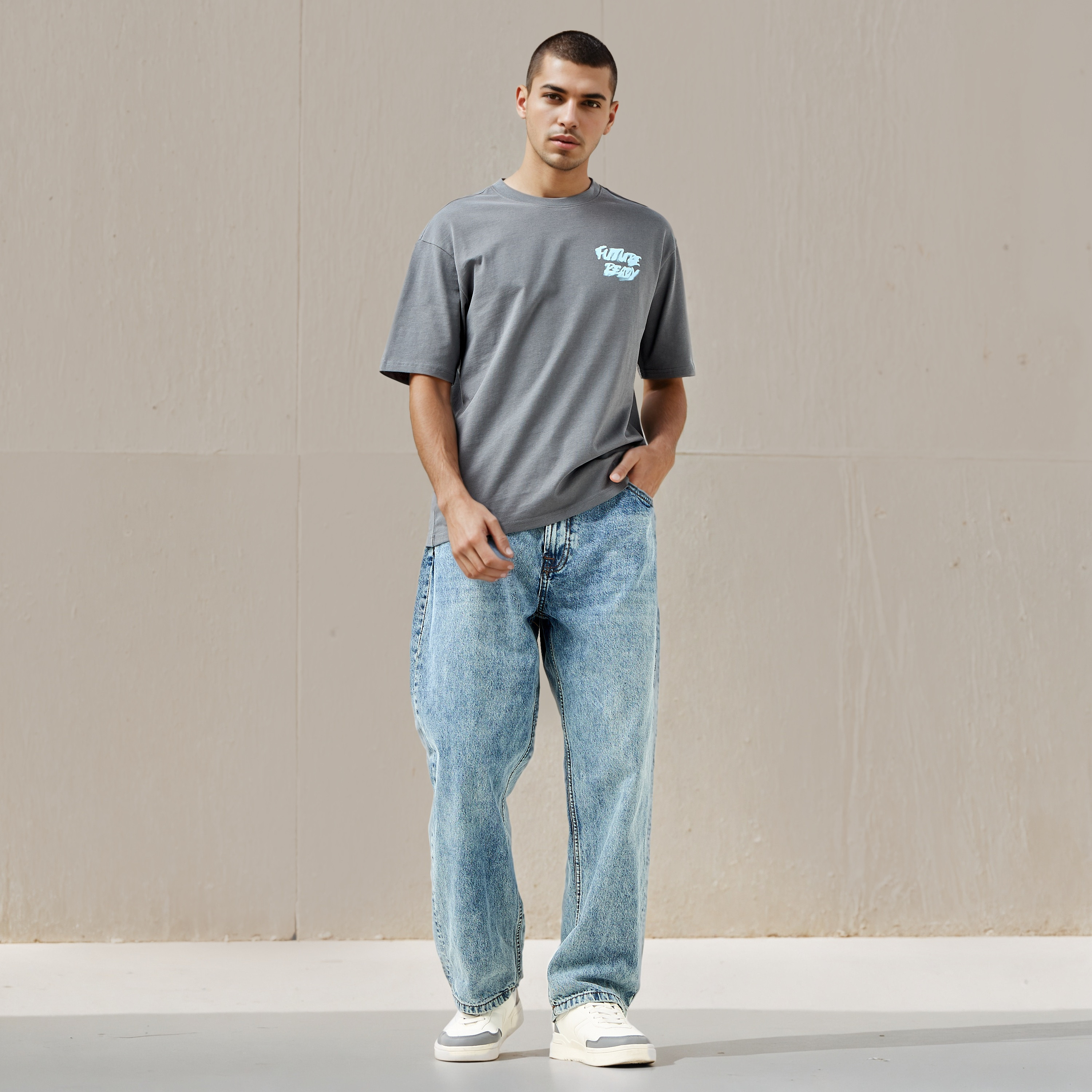 تيشيرت بقصة عادية وطبعات-men-clothing-tshirtsandpolos-tshirts-image-2