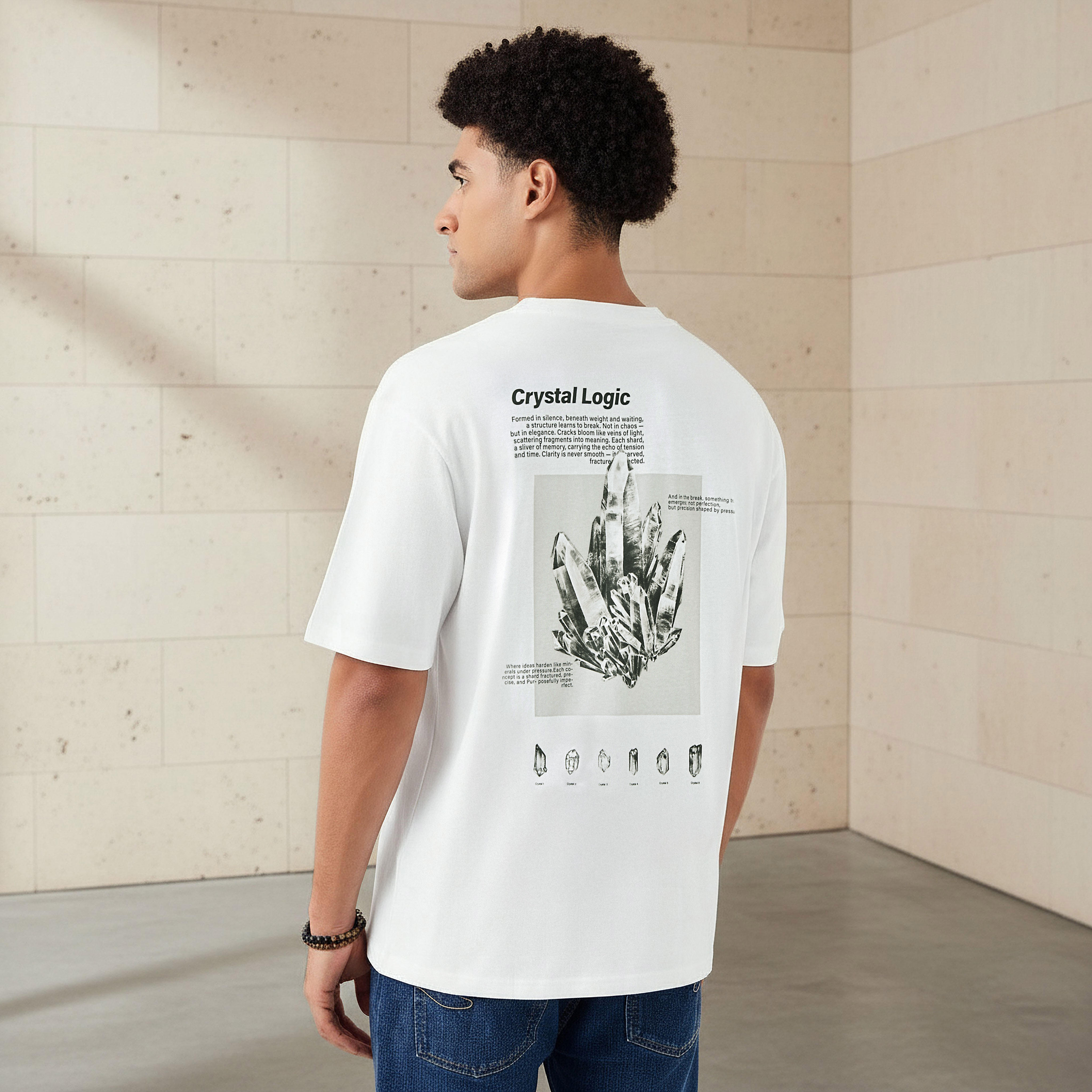 تيشيرت بقصّة عاديّة بياقة ضيقة وأكمام قصيرة بطبعات جرافيك للرجال-men-clothing-tshirtsandpolos-tshirts-image-1