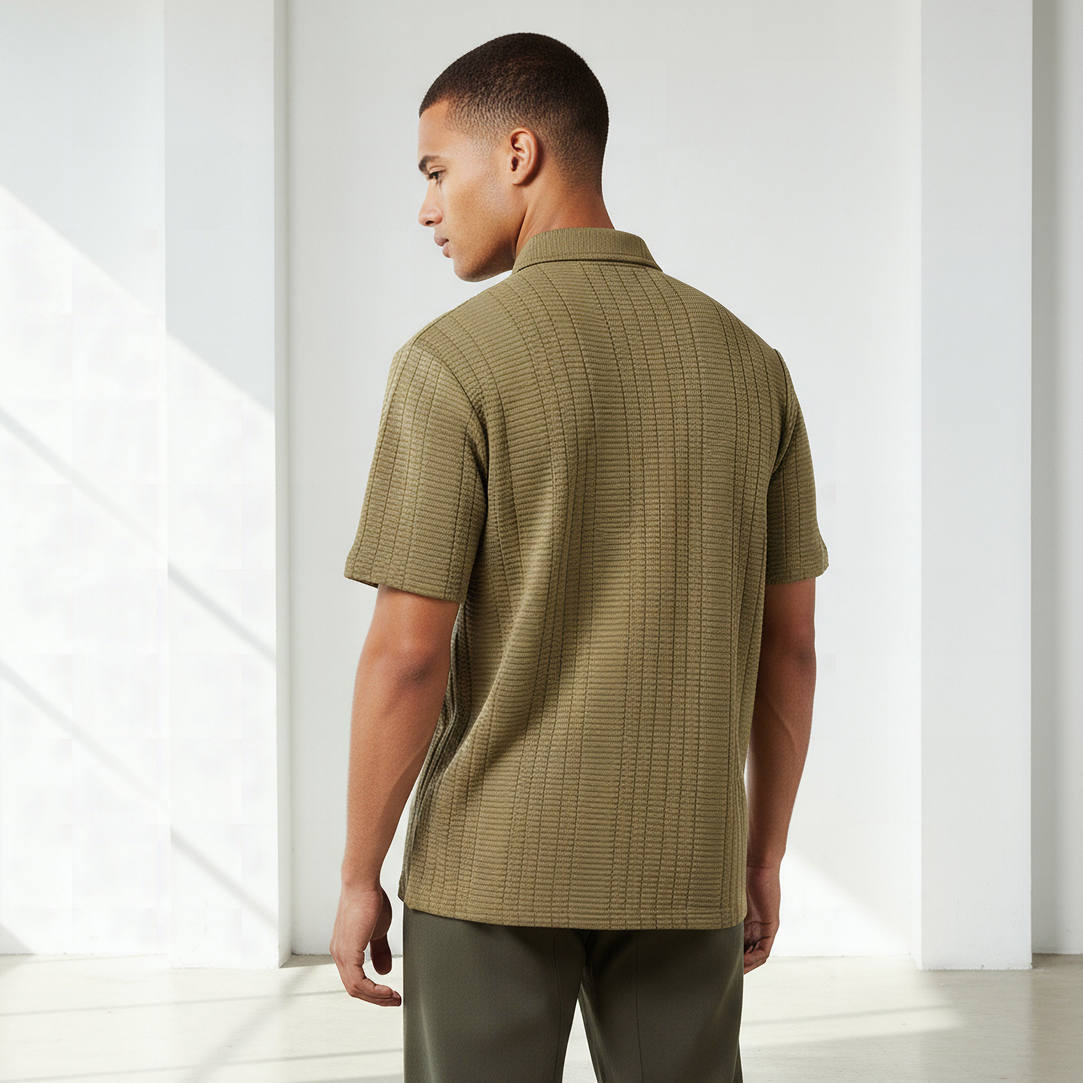 قميص بقصة عادية وياقة وأكمام قصيرة وملمس بارز للرجال-men-clothing-shirts-image-3
