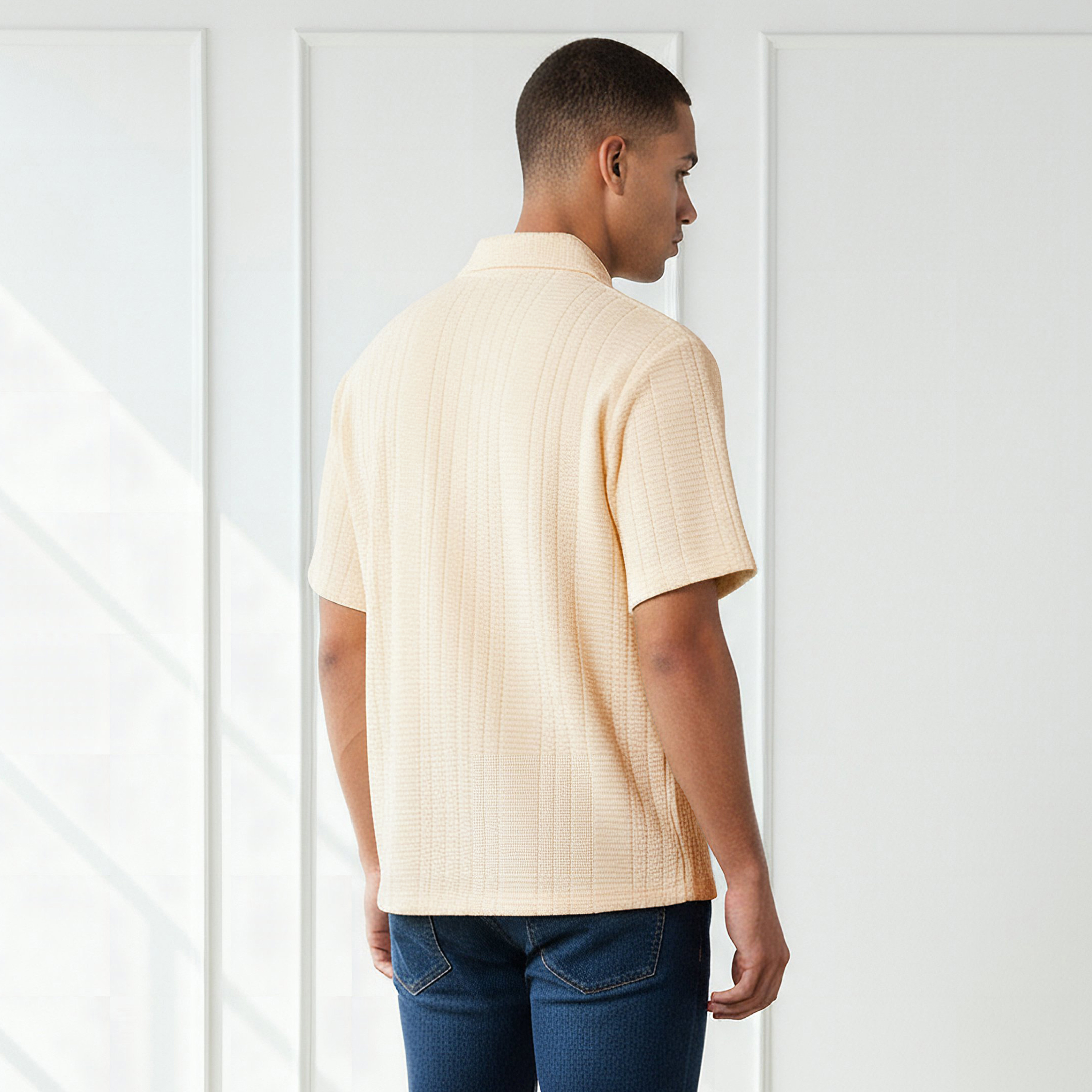 قميص بقصة عادية وياقة وأكمام قصيرة وملمس بارز للرجال-men-clothing-shirts-image-3