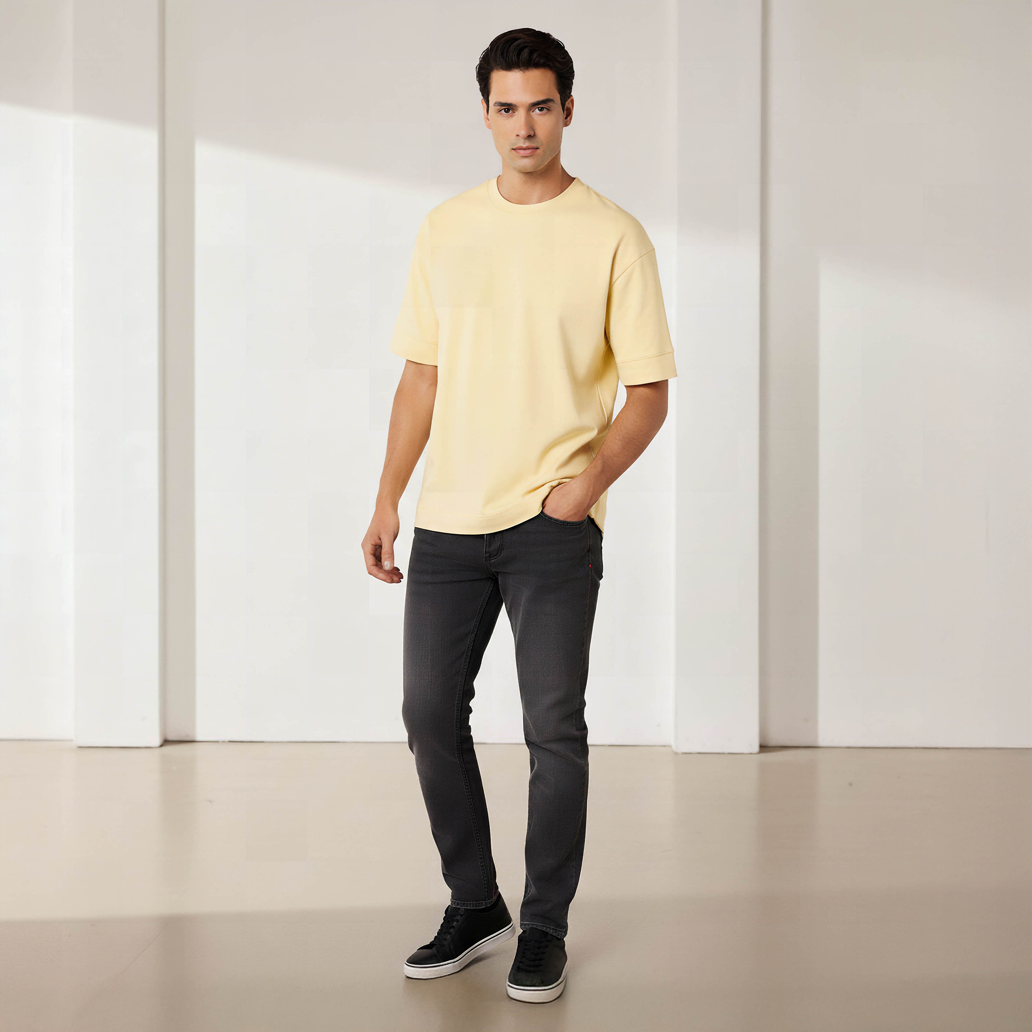 تيشيرت بوكسي رجالي بياقة ضيقة وأكمام قصيرة-men-clothing-tshirtsandpolos-tshirts-image-2