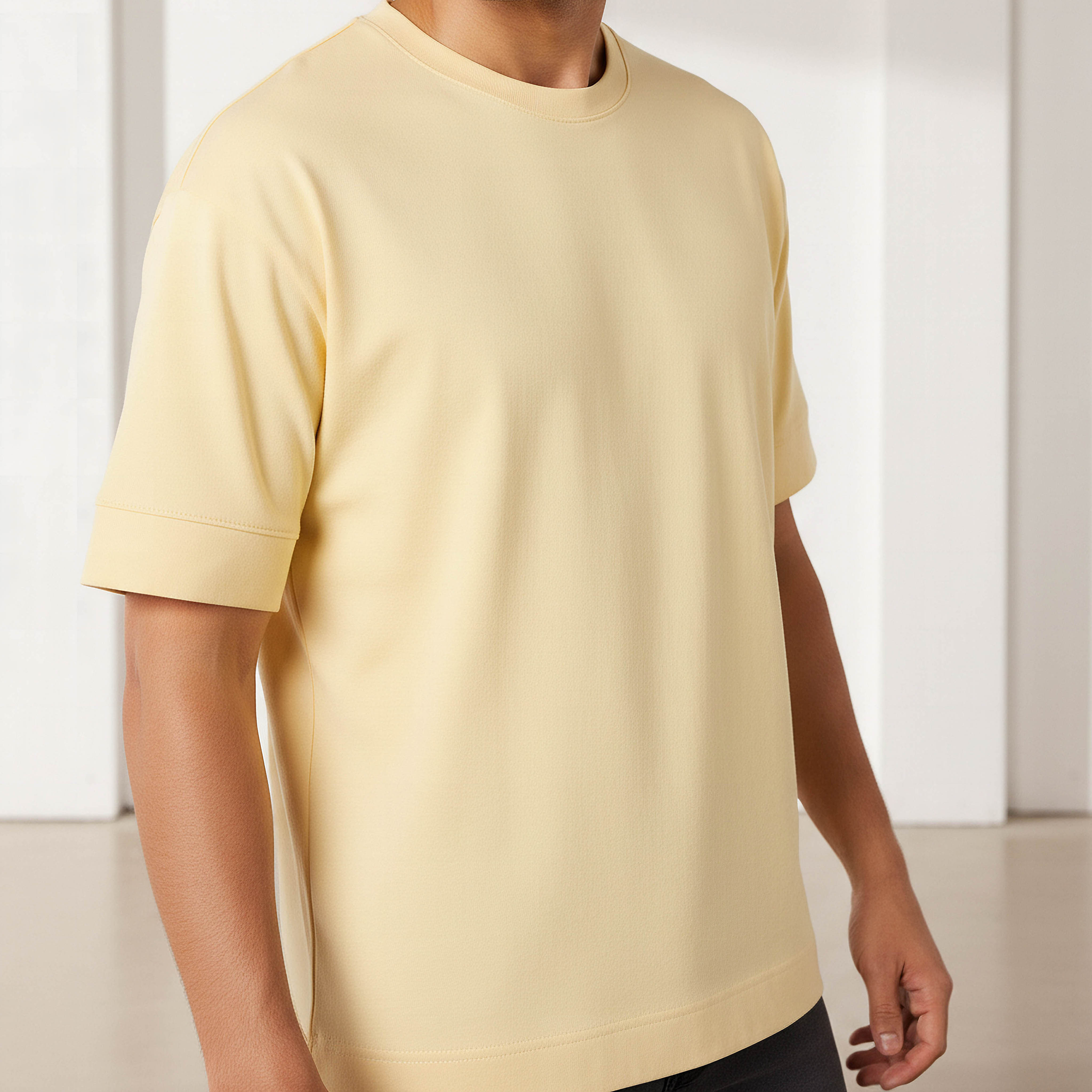 تيشيرت بوكسي رجالي بياقة ضيقة وأكمام قصيرة-men-clothing-tshirtsandpolos-tshirts-image-4