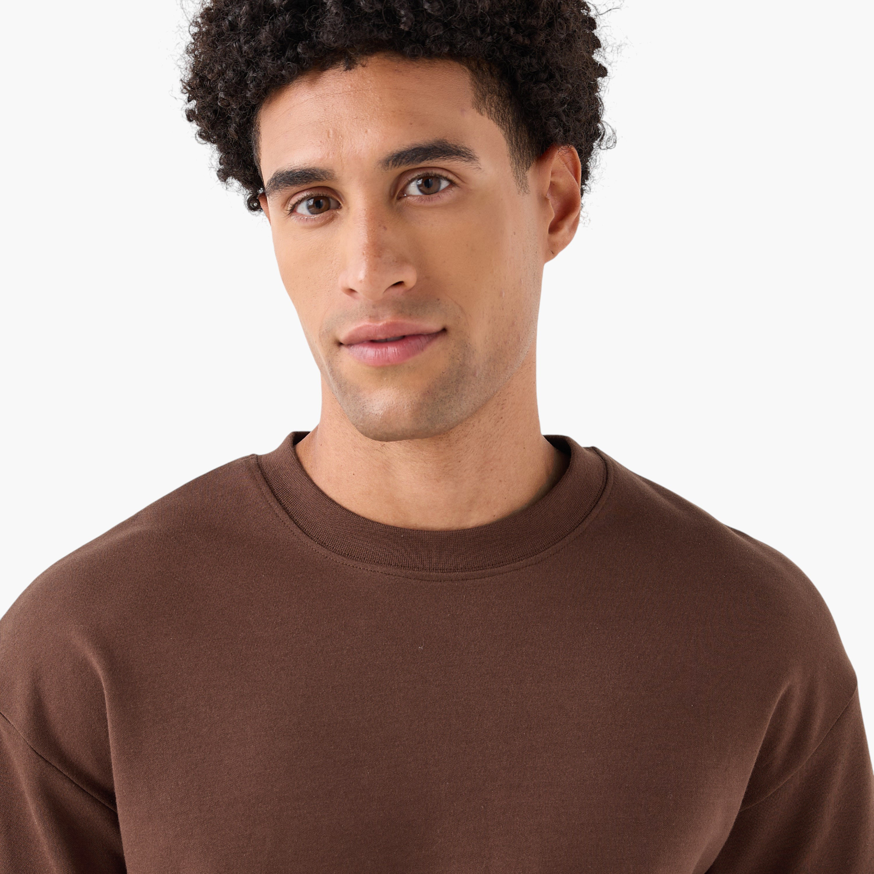 تيشيرت بوكسي رجالي بياقة ضيقة وأكمام قصيرة-men-clothing-tshirtsandpolos-tshirts-image-5
