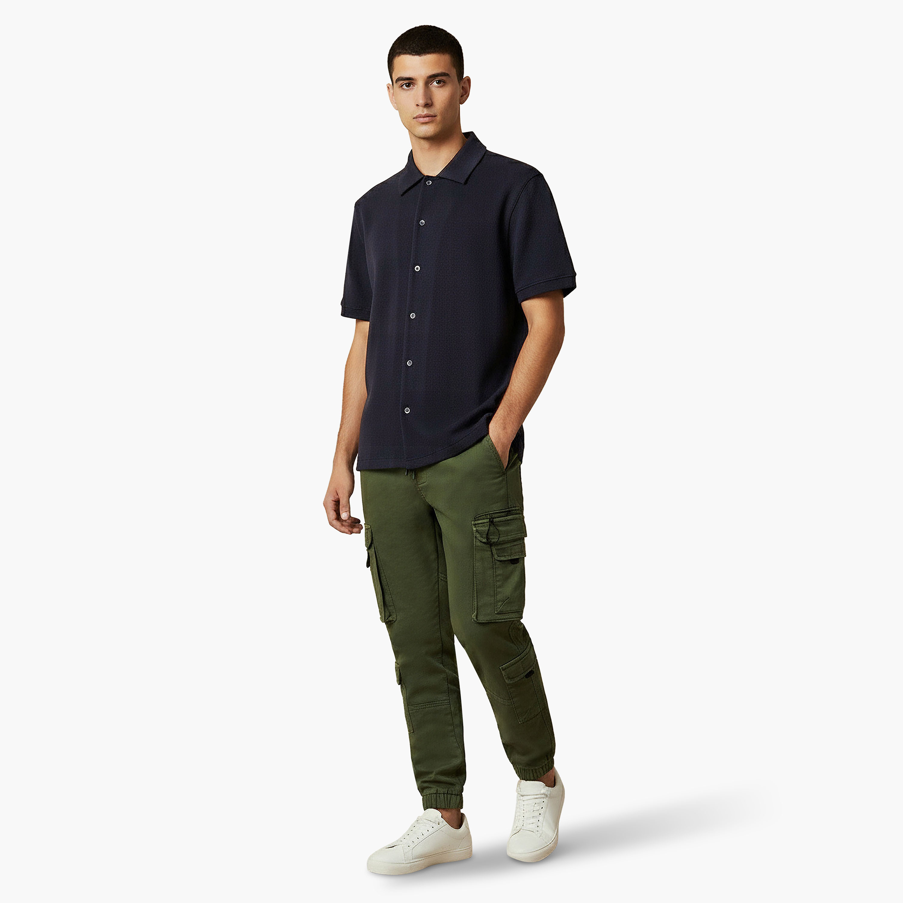 قميص بقصّة عادية وياقة عادية وأكمام قصيرة ونسيج وافل بارز الملمس للرجال-men-clothing-shirts-image-4