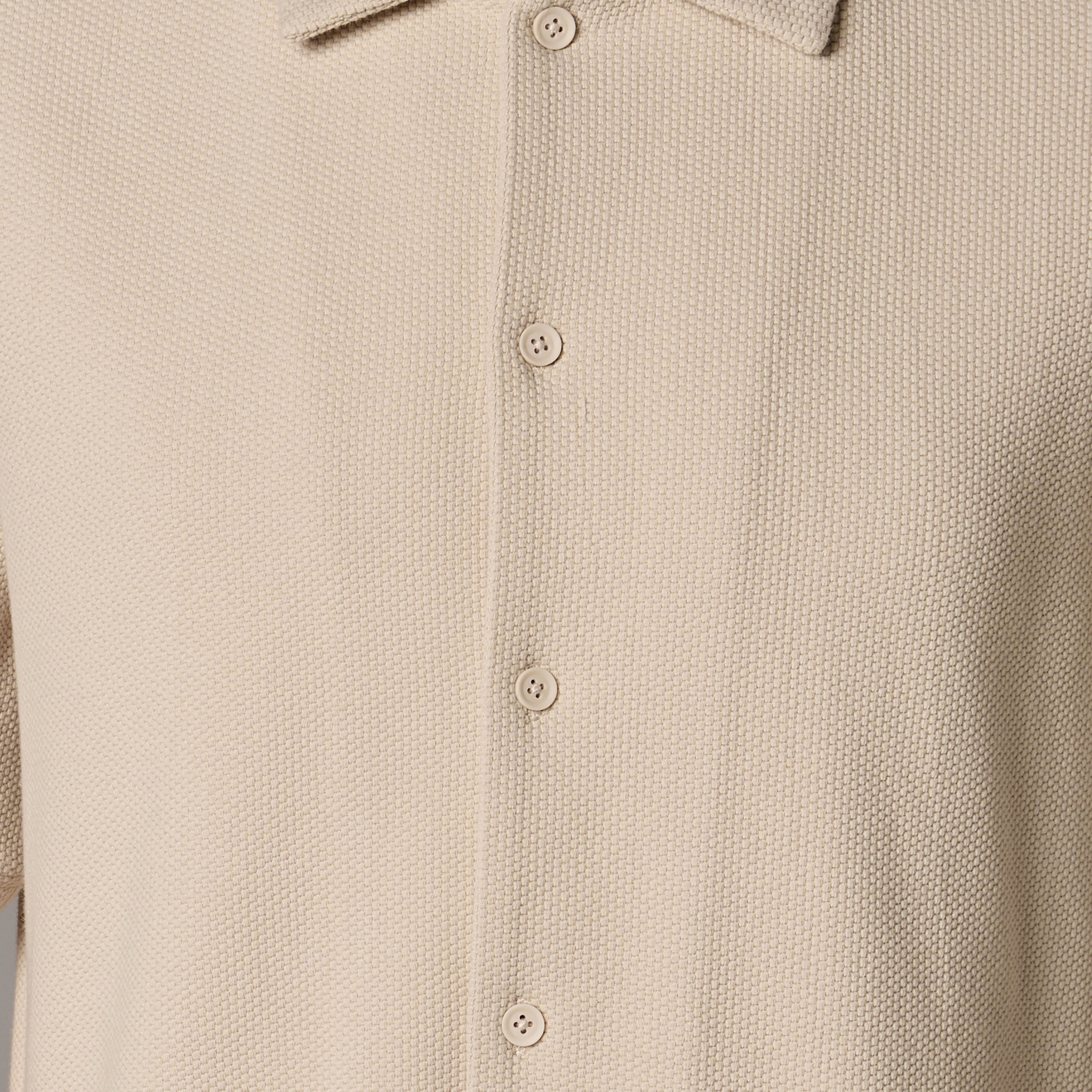 قميص بقصّة عادية وياقة عادية وأكمام قصيرة ونسيج وافل بارز الملمس للرجال-men-clothing-shirts-image-4